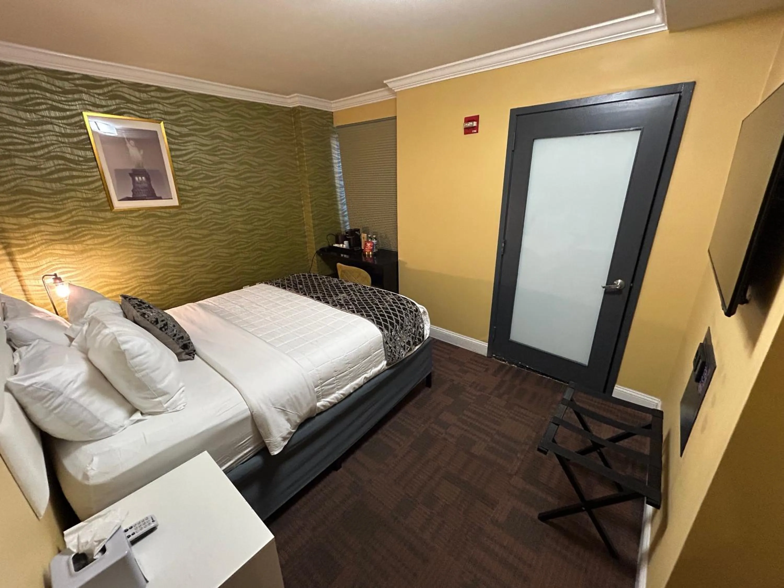 Bedroom, Bed in Hotel Richland LES