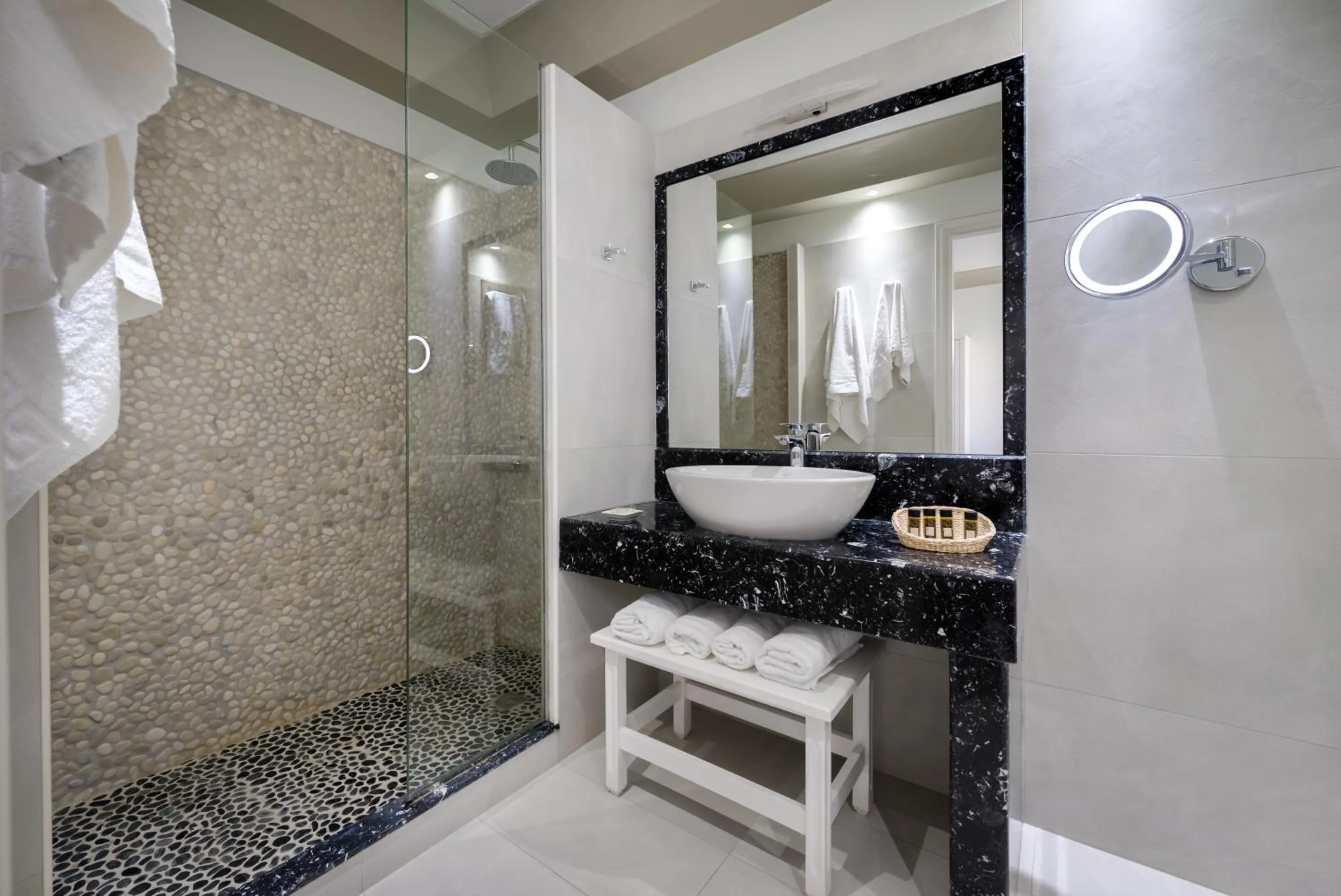 Shower in Zephyros Hotel