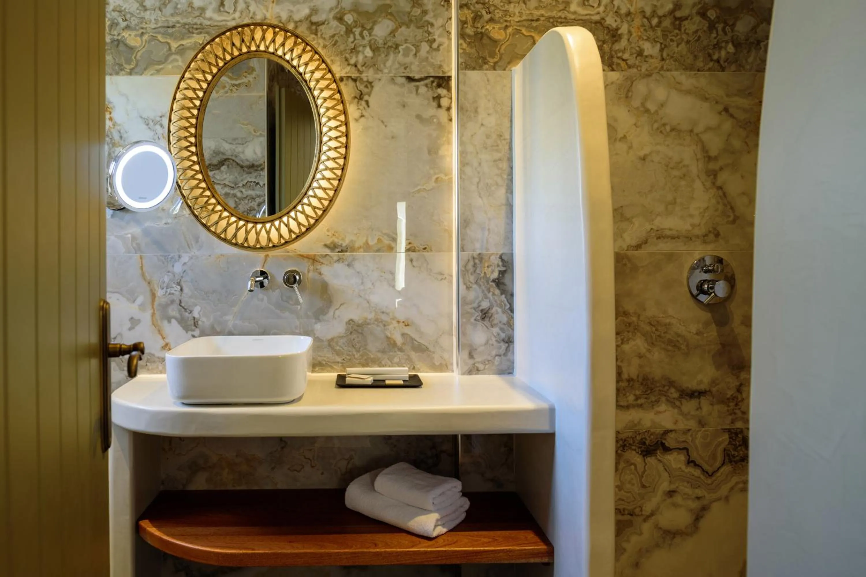 Bathroom in Zephyros Hotel