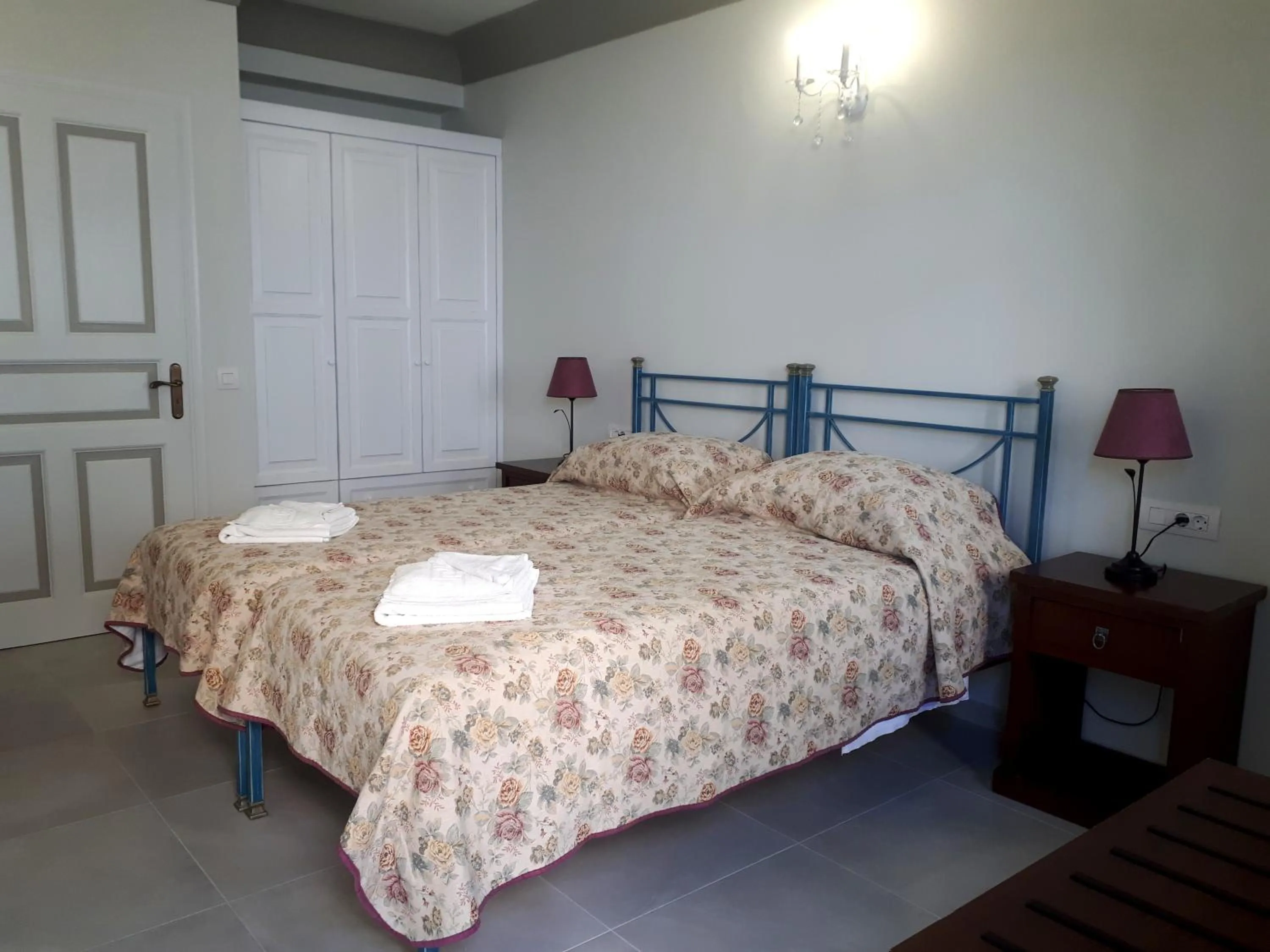 Bed in Zephyros Hotel