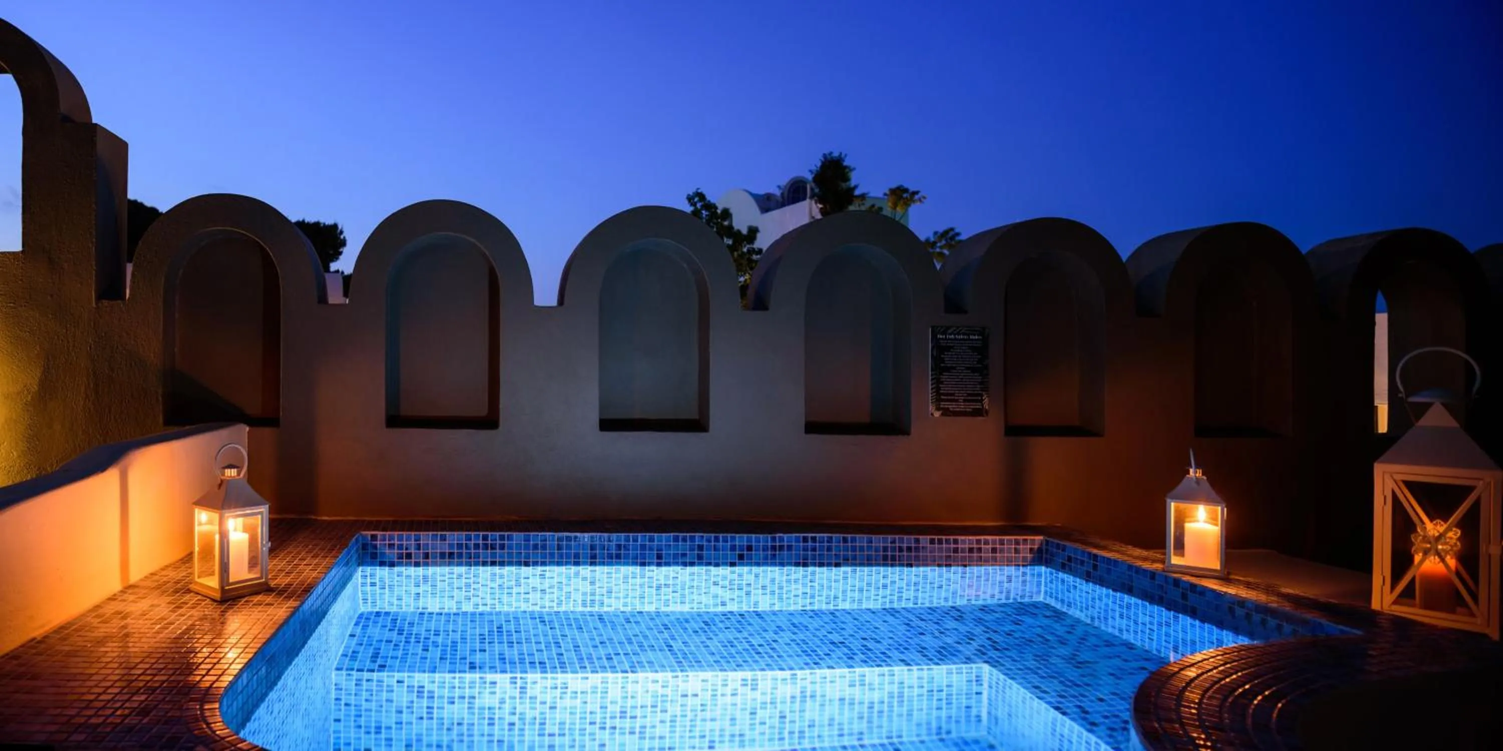 Hot Tub in Zephyros Hotel