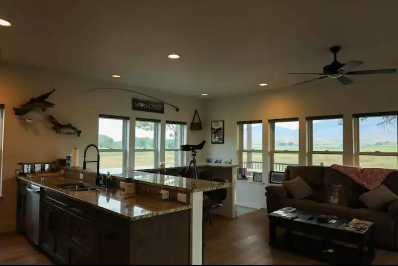 Sportsman Lodge Melrose MT