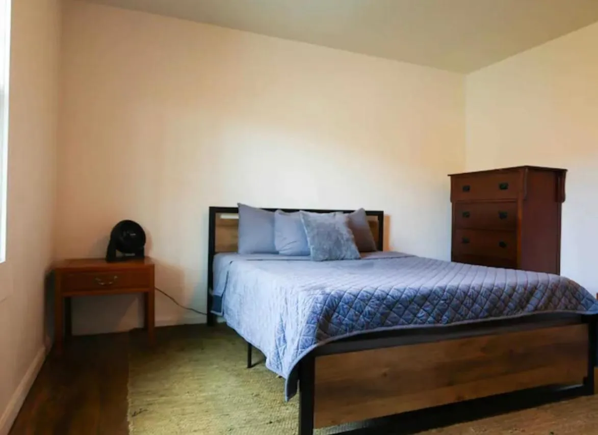 Bed in Sportsman Lodge Melrose MT