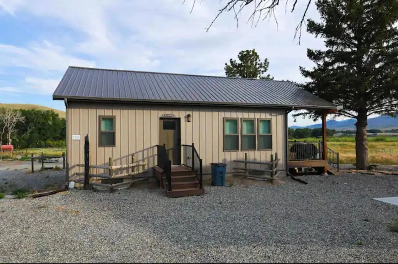 Sportsman Lodge Melrose MT