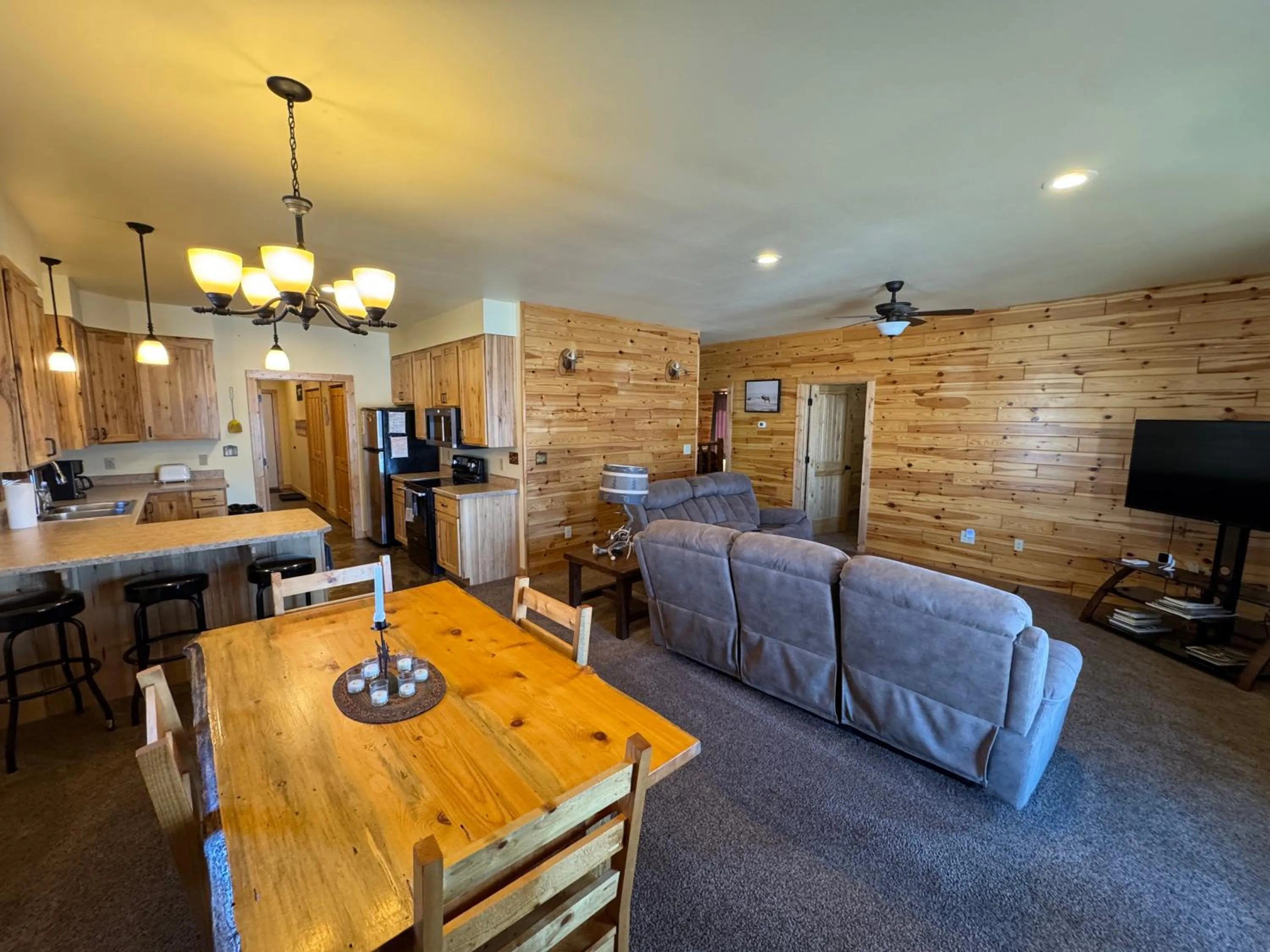 Sportsman Lodge Melrose MT