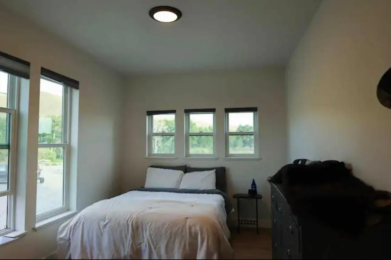 Bed in Sportsman Lodge Melrose MT