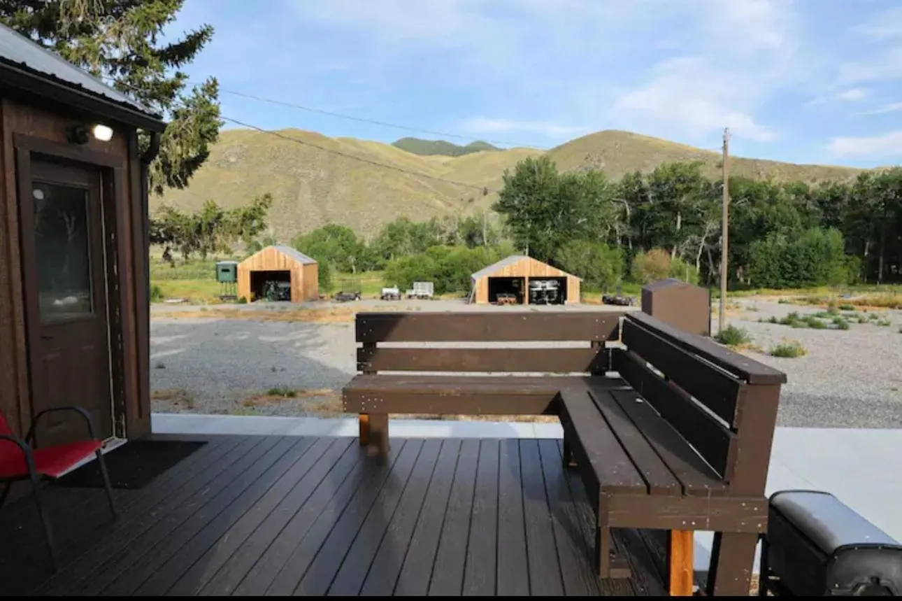 Sportsman Lodge Melrose MT