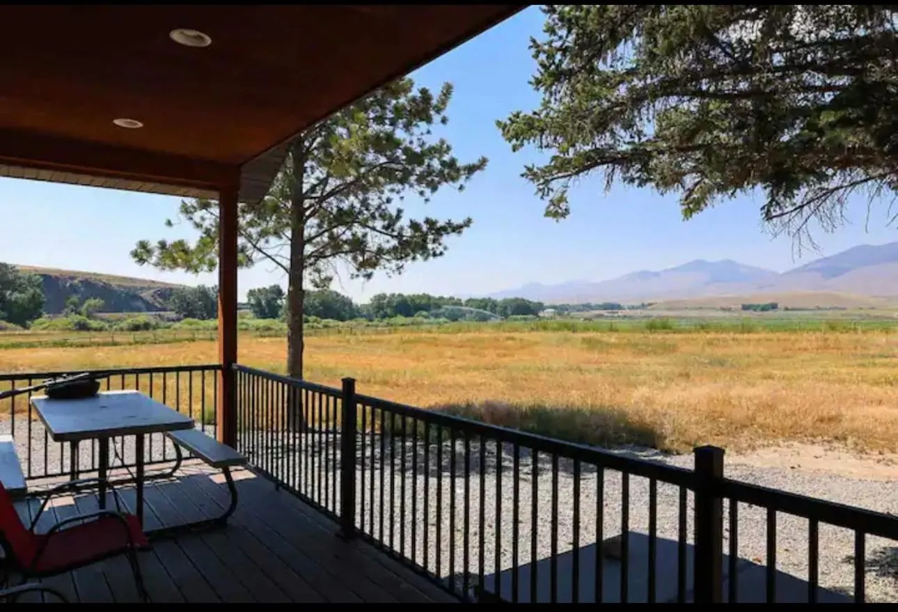 Sportsman Lodge Melrose MT