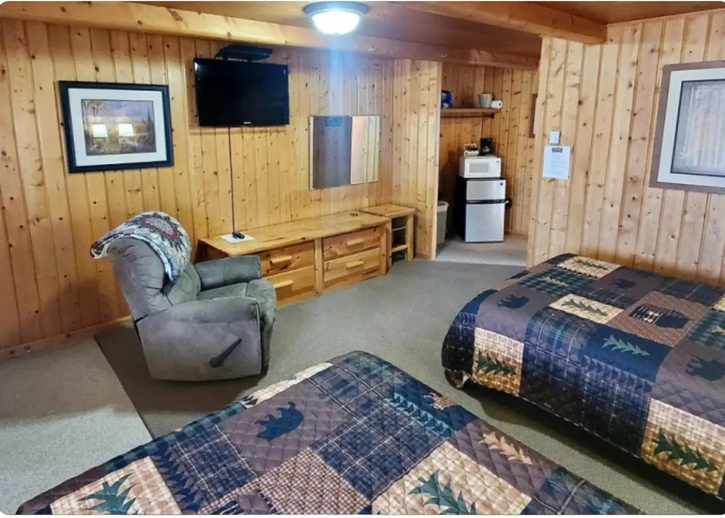 Double Room in Sportsman Lodge Melrose MT Double Room in Sportsman Lodge Melrose MT