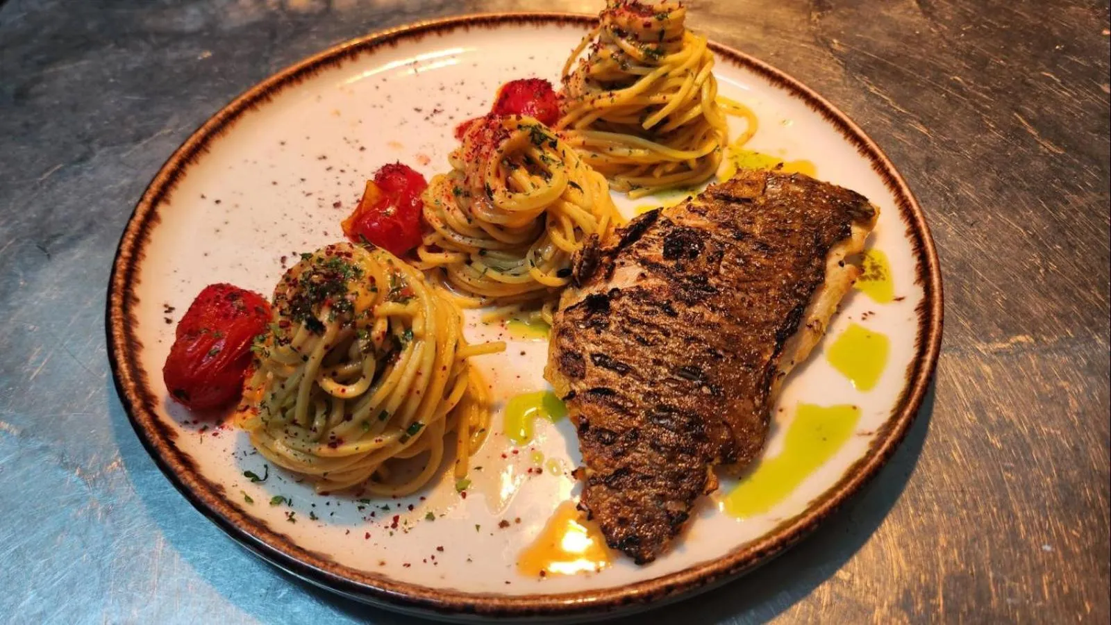 Food and drinks in Elixir Del Mar on the Beach