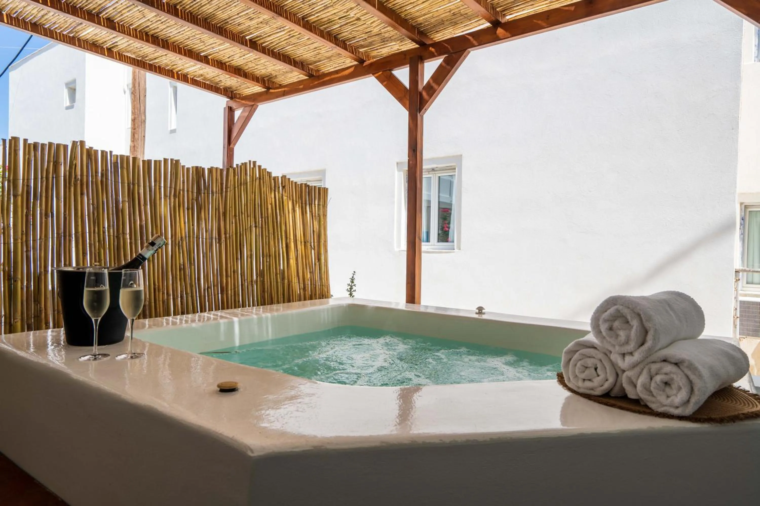 Hot Tub in Elixir Del Mar on the Beach
