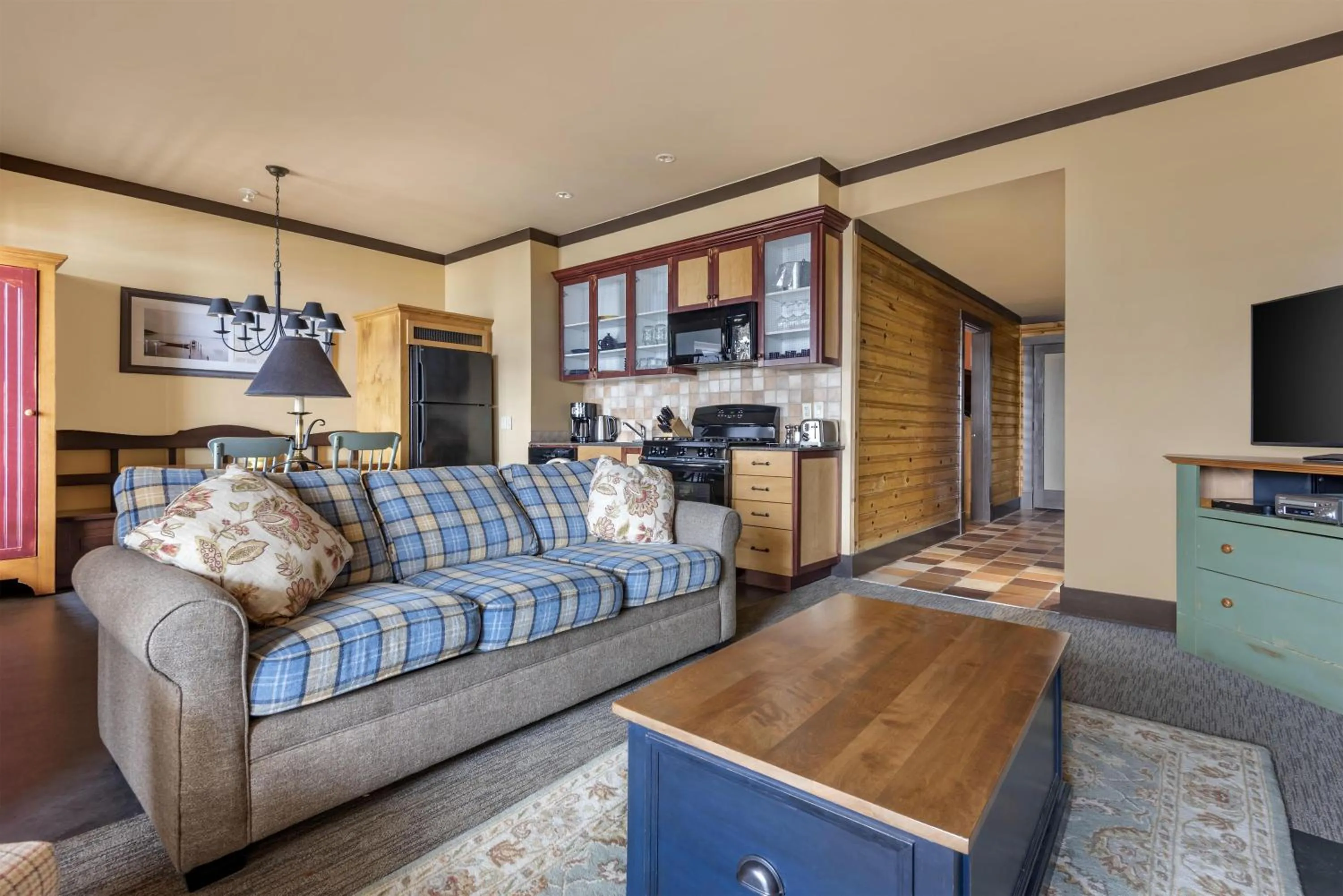 Living room in Hilton Grand Vacations Club Blue Mountain Canada