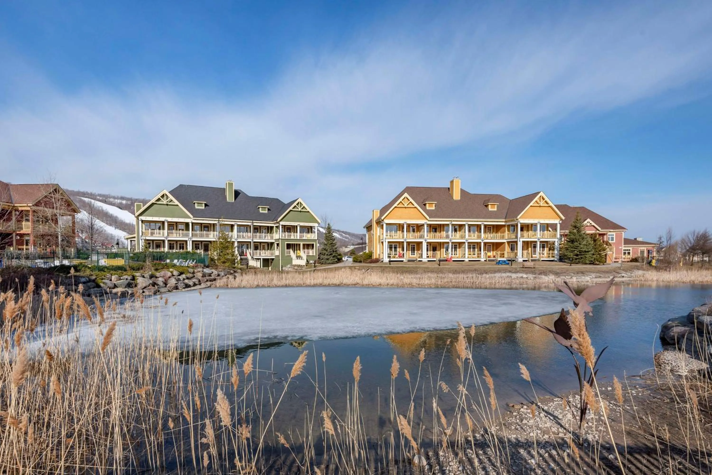 Property building in Hilton Grand Vacations Club Blue Mountain Canada