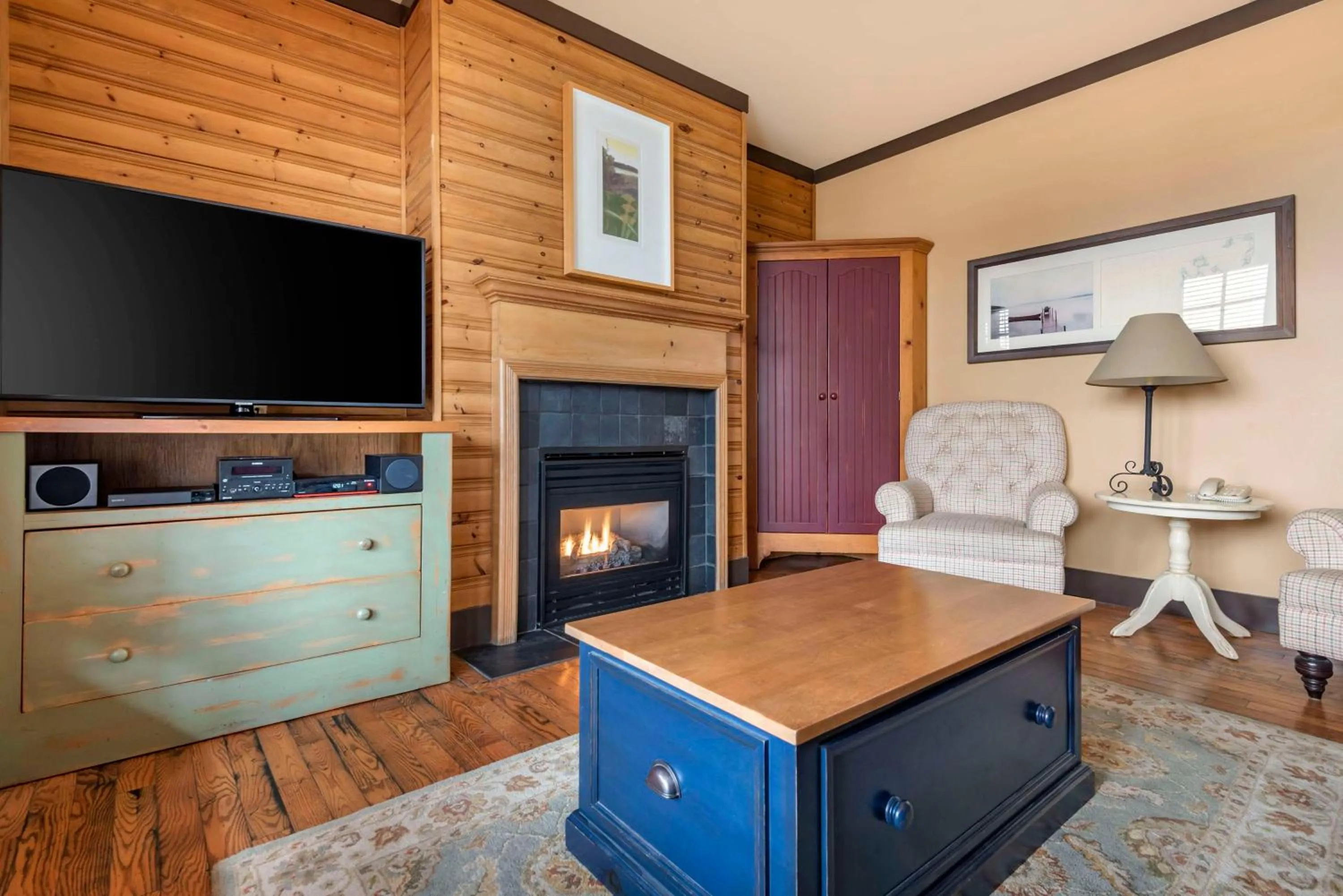 Living room in Hilton Grand Vacations Club Blue Mountain Canada