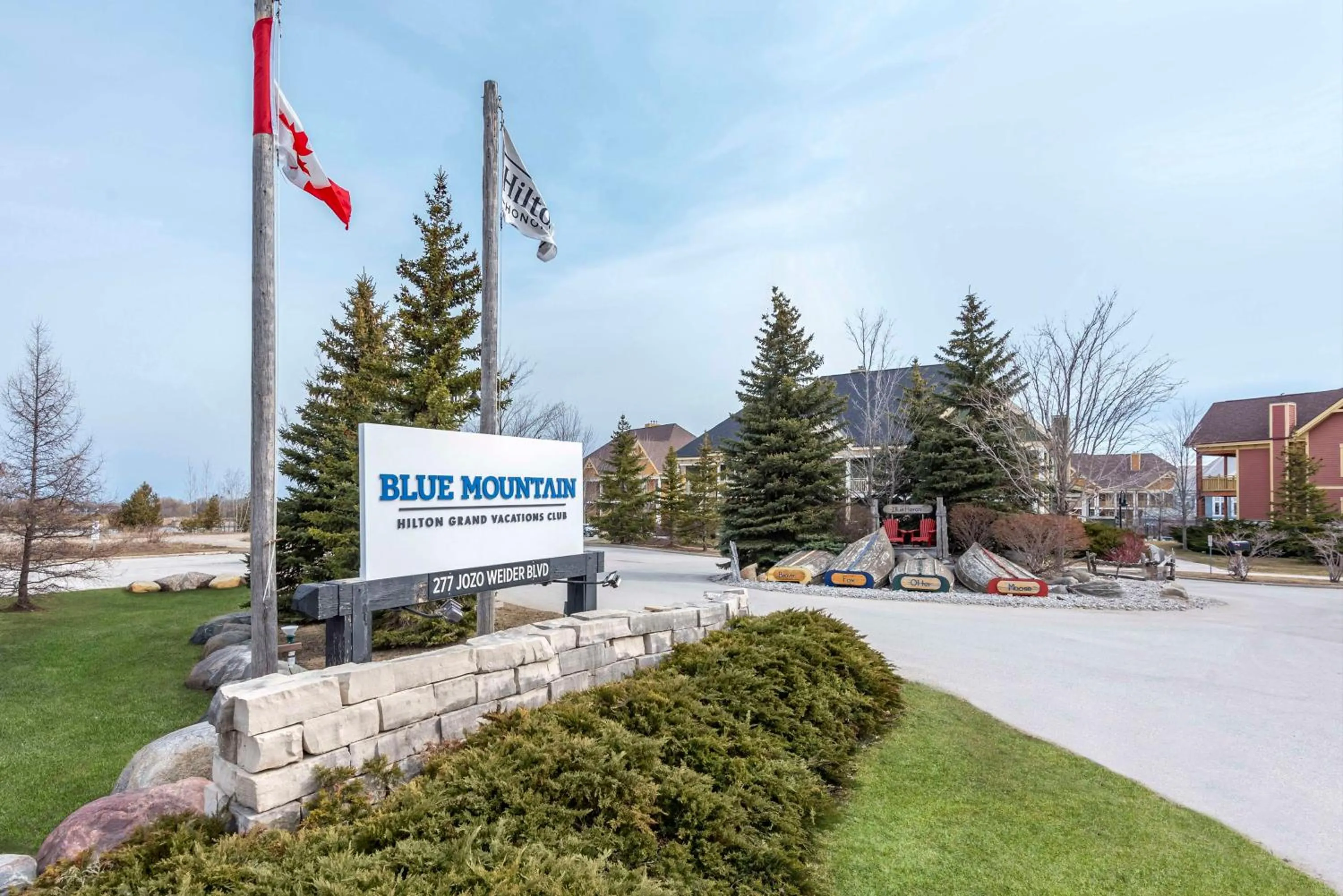 Property building in Hilton Grand Vacations Club Blue Mountain Canada