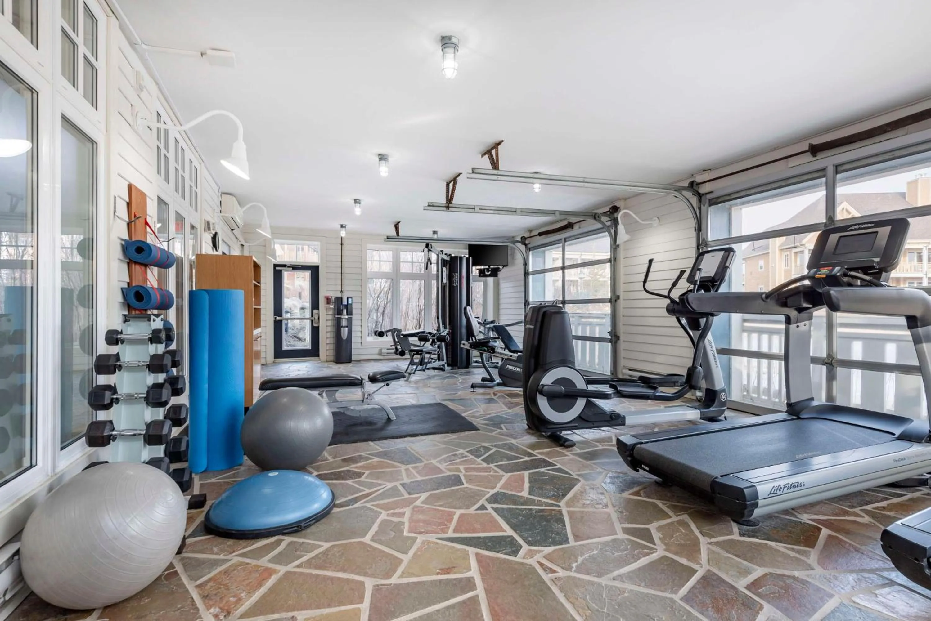 Fitness centre/facilities in Hilton Grand Vacations Club Blue Mountain Canada