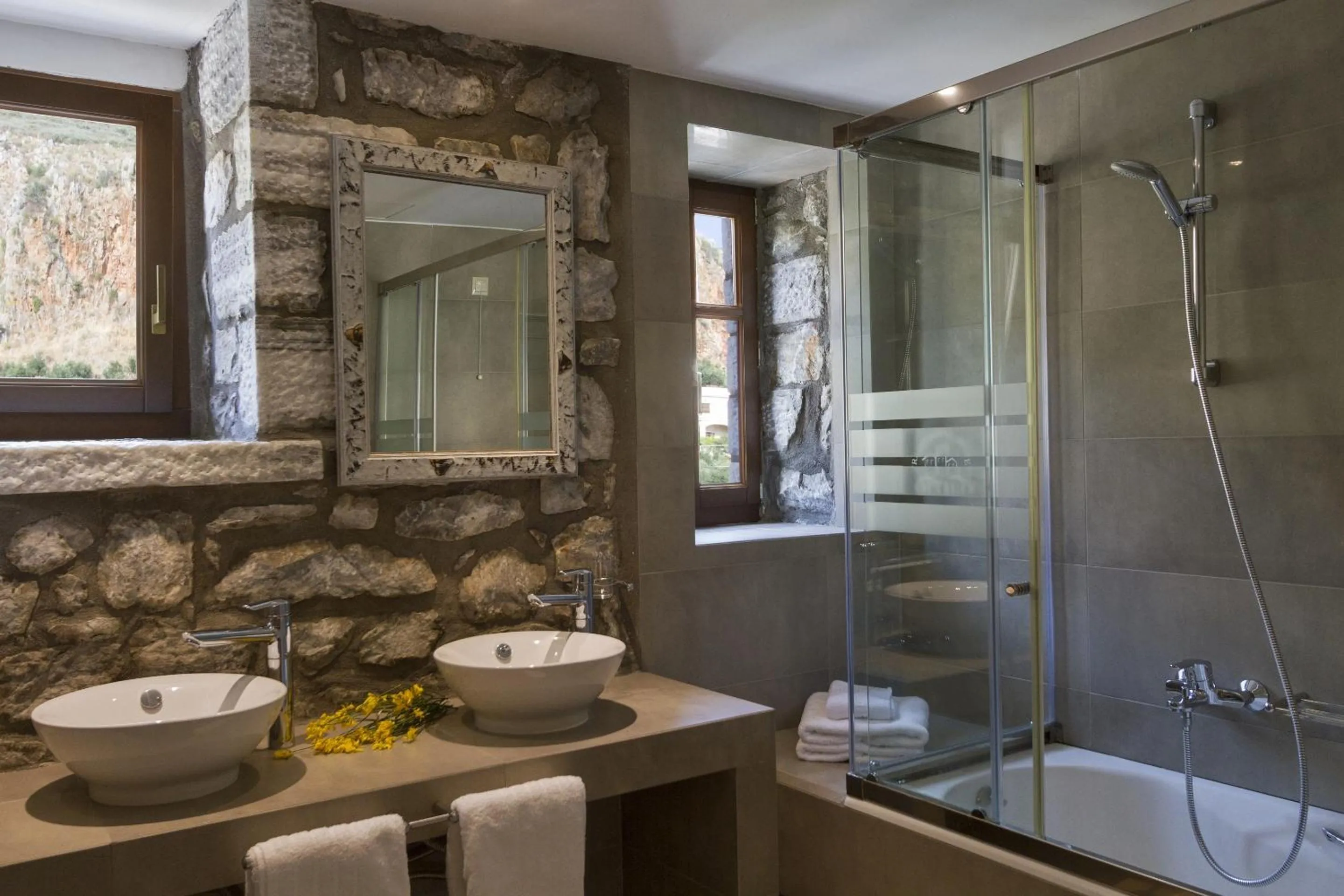 Bathroom in Itilo Traditional Hotel