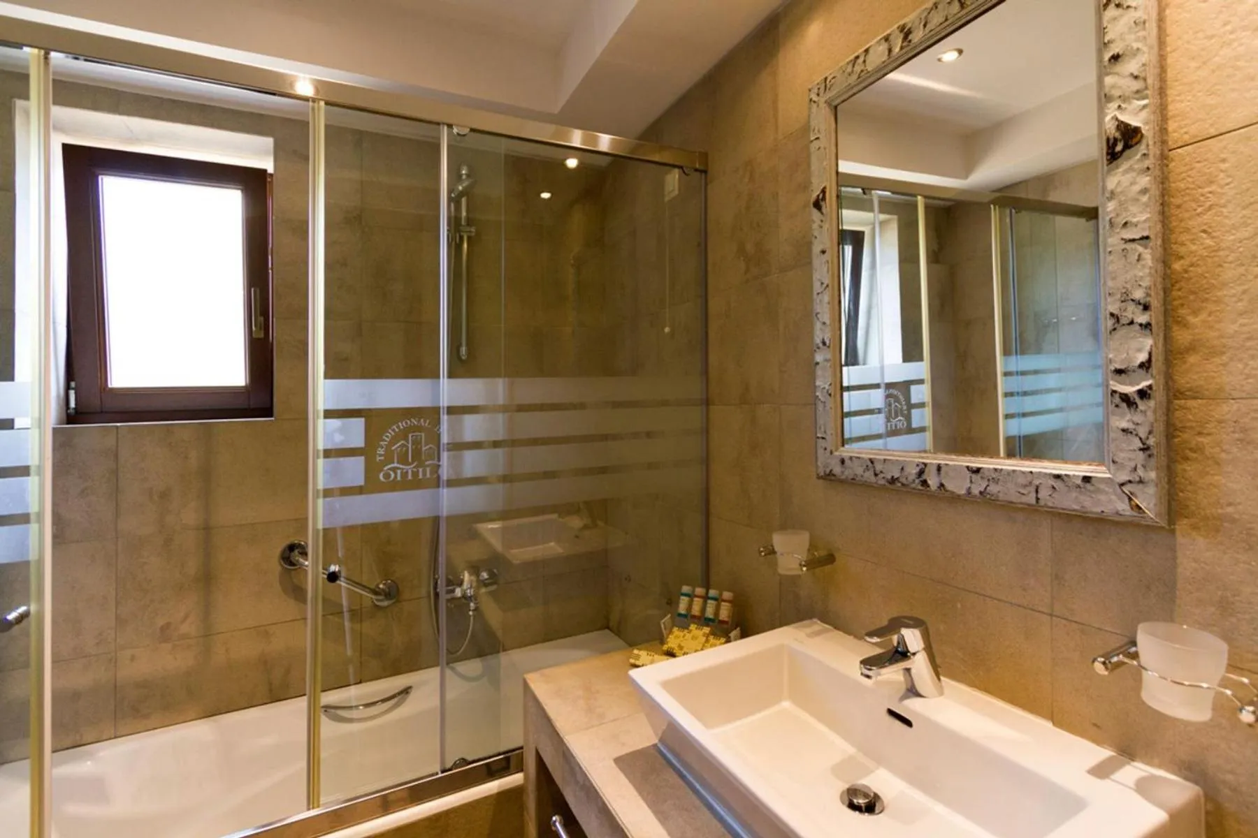 Bathroom in Itilo Traditional Hotel