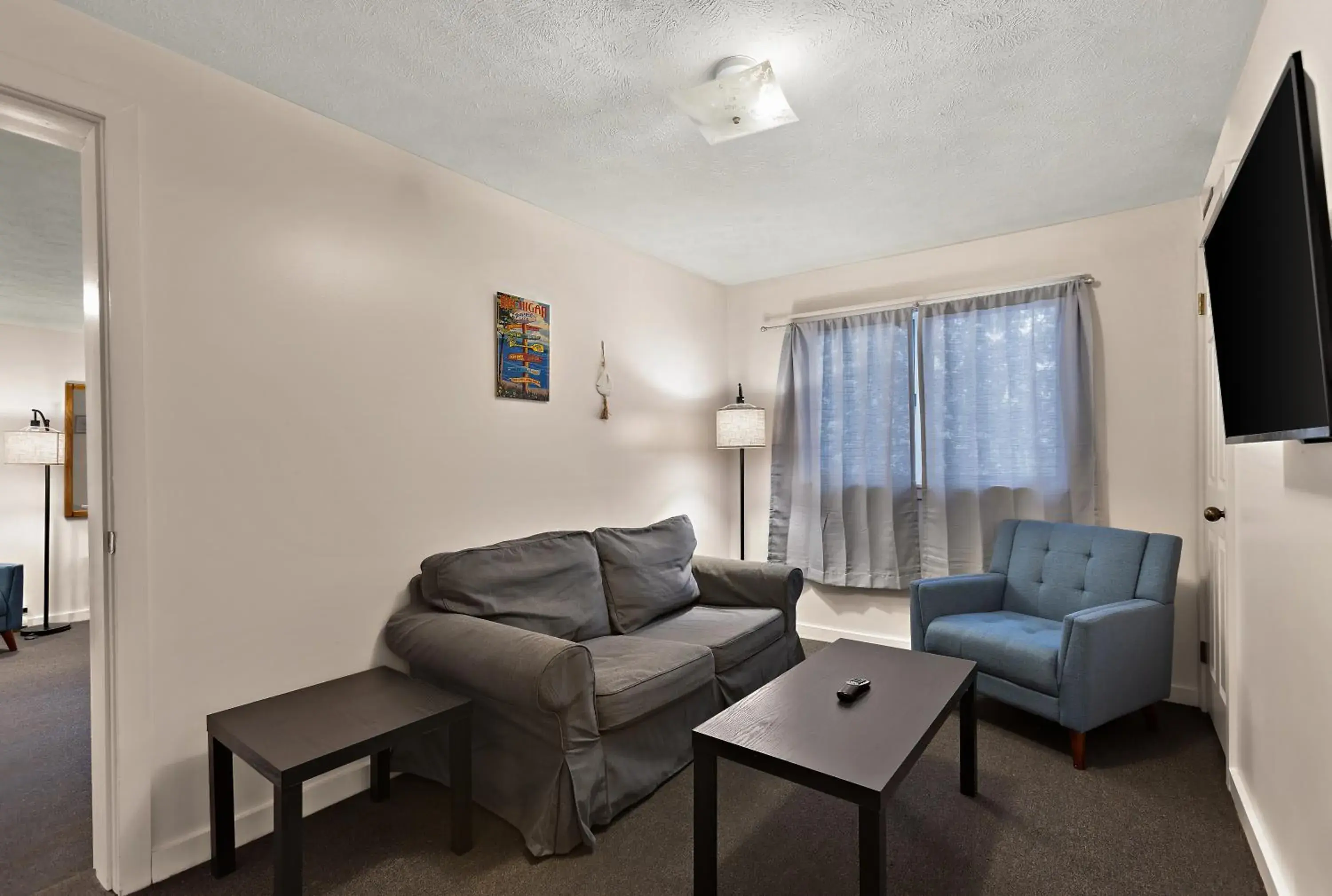 Living room in Traverse Bay Inn Living room in Traverse Bay Inn