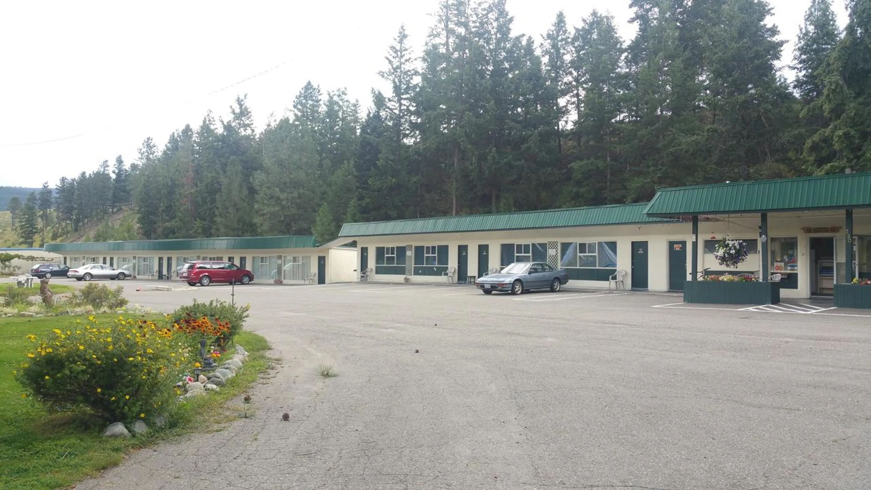 Evergreen Motel