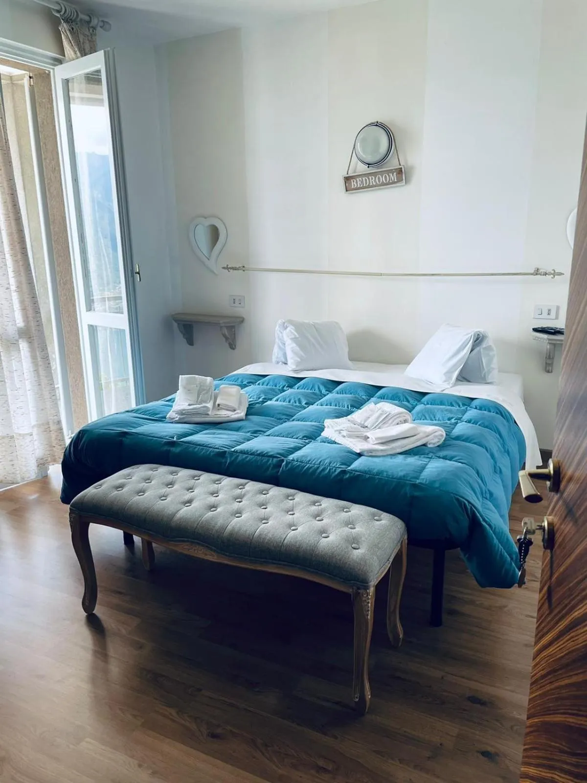 Bed in Hotel Mirabeau