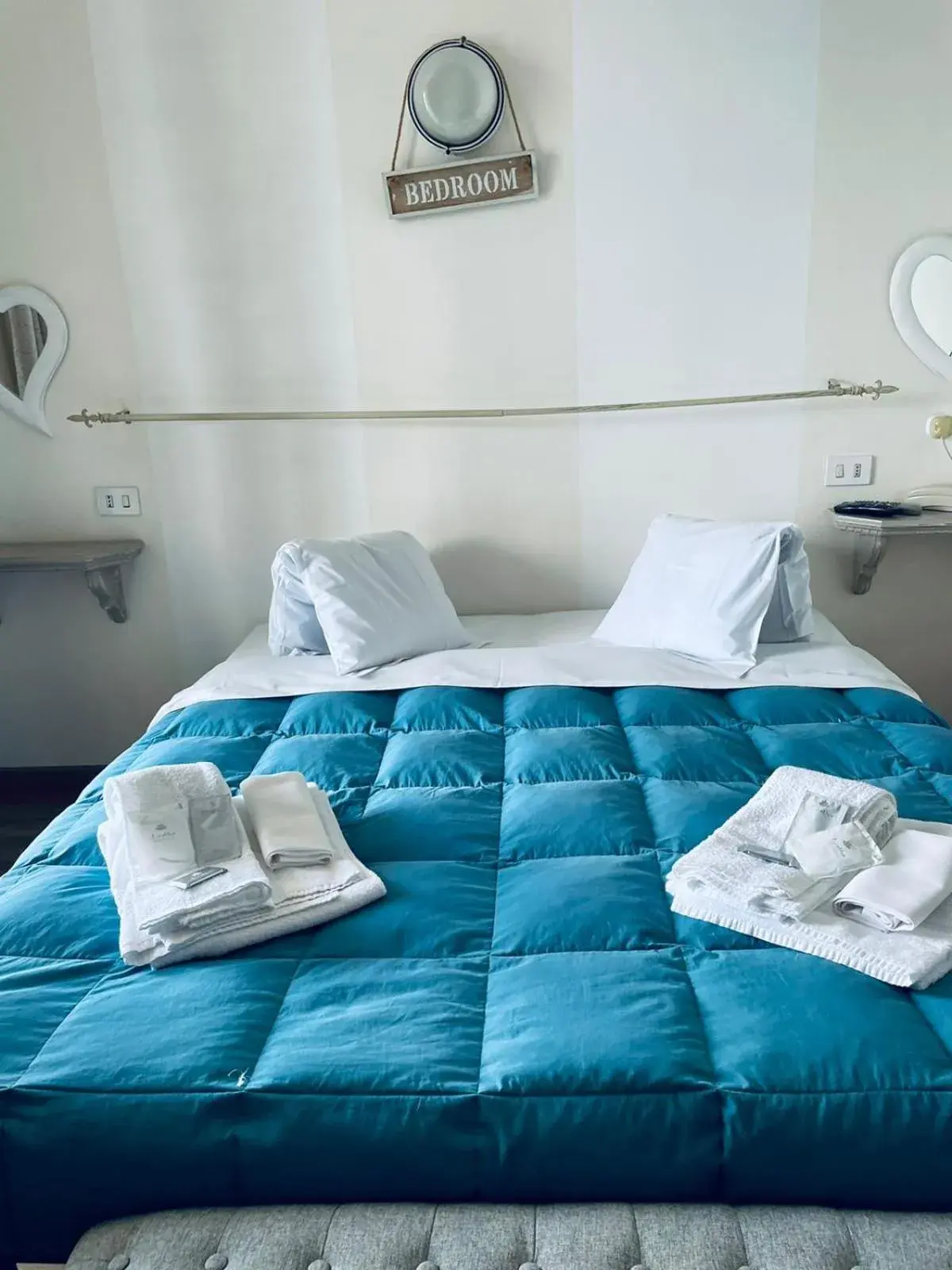 Double Room - single occupancy in Hotel Mirabeau Double Room - single occupancy in Hotel Mirabeau