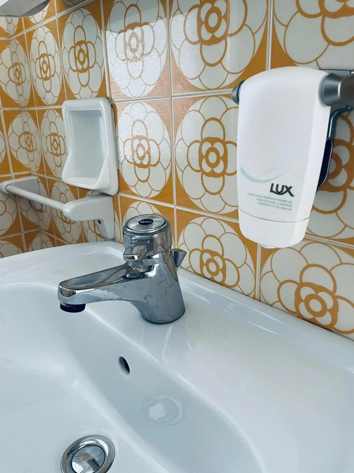 Bathroom in Hotel Mirabeau