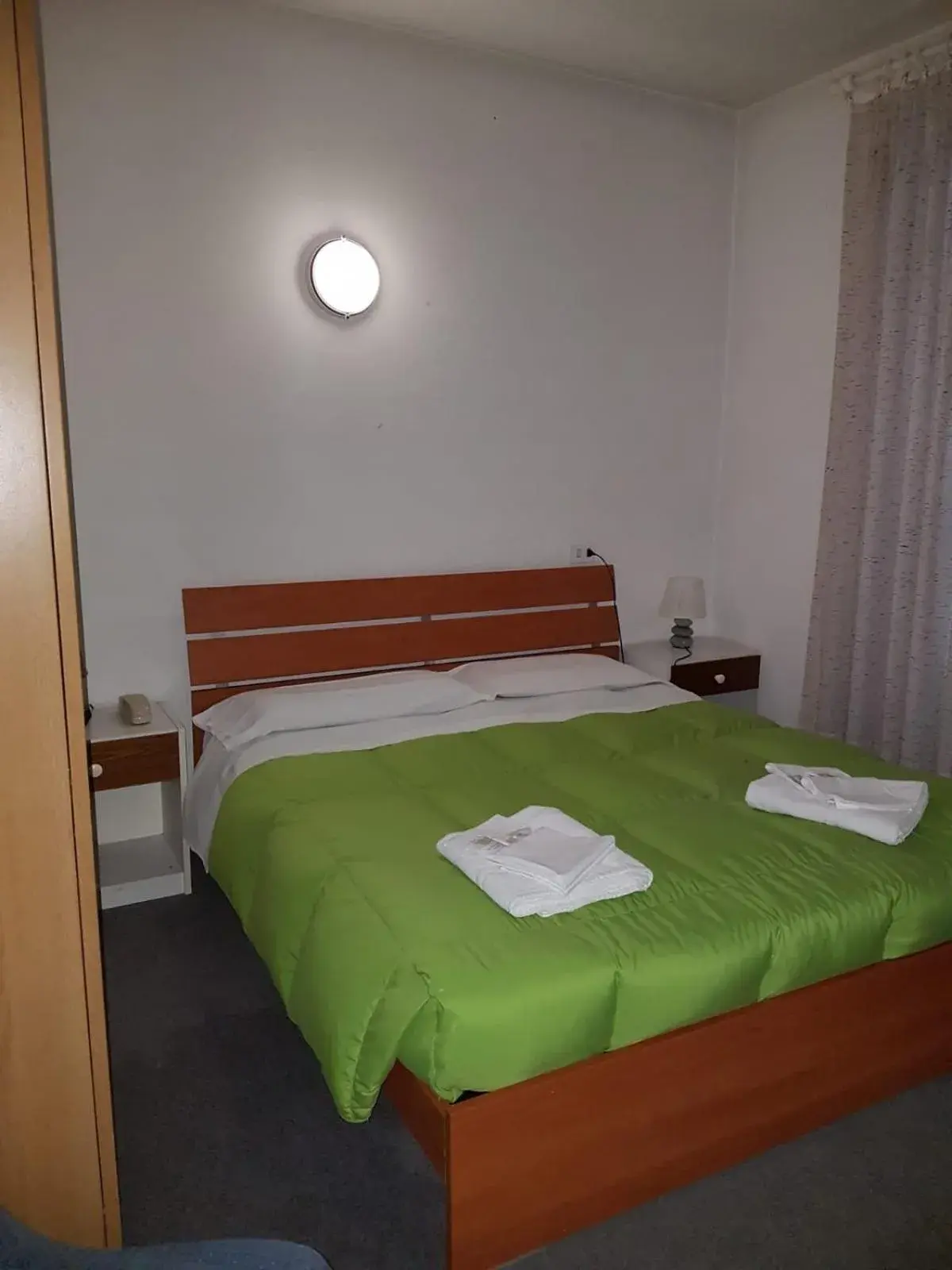 Double Room - single occupancy in Hotel Mirabeau Double Room - single occupancy in Hotel Mirabeau
