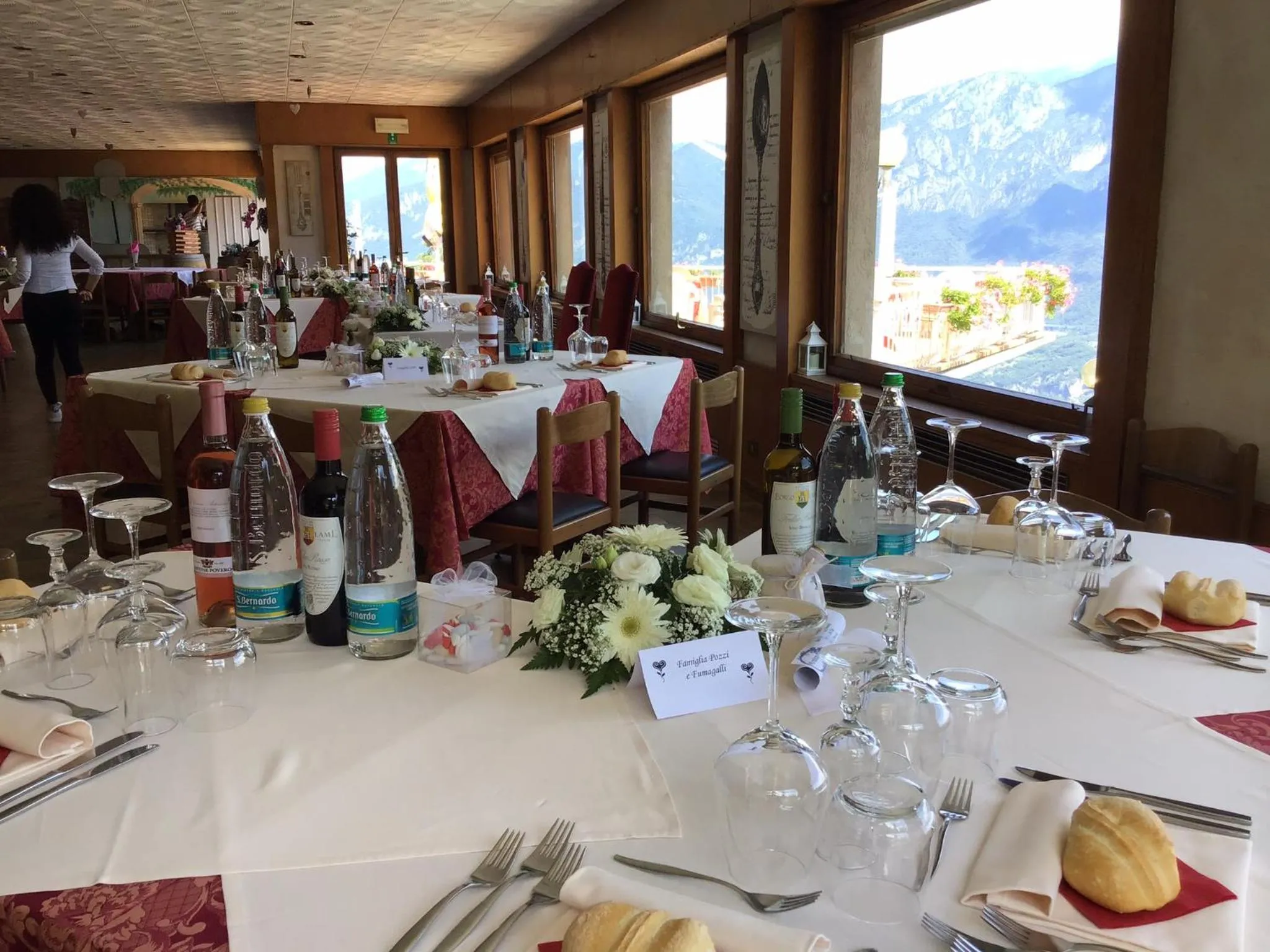 Restaurant/places to eat in Hotel Mirabeau