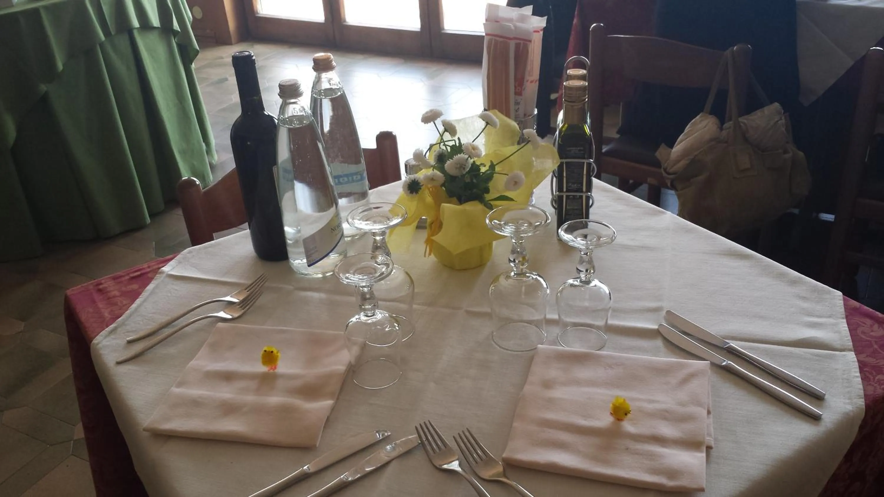 Restaurant/places to eat in Hotel Mirabeau