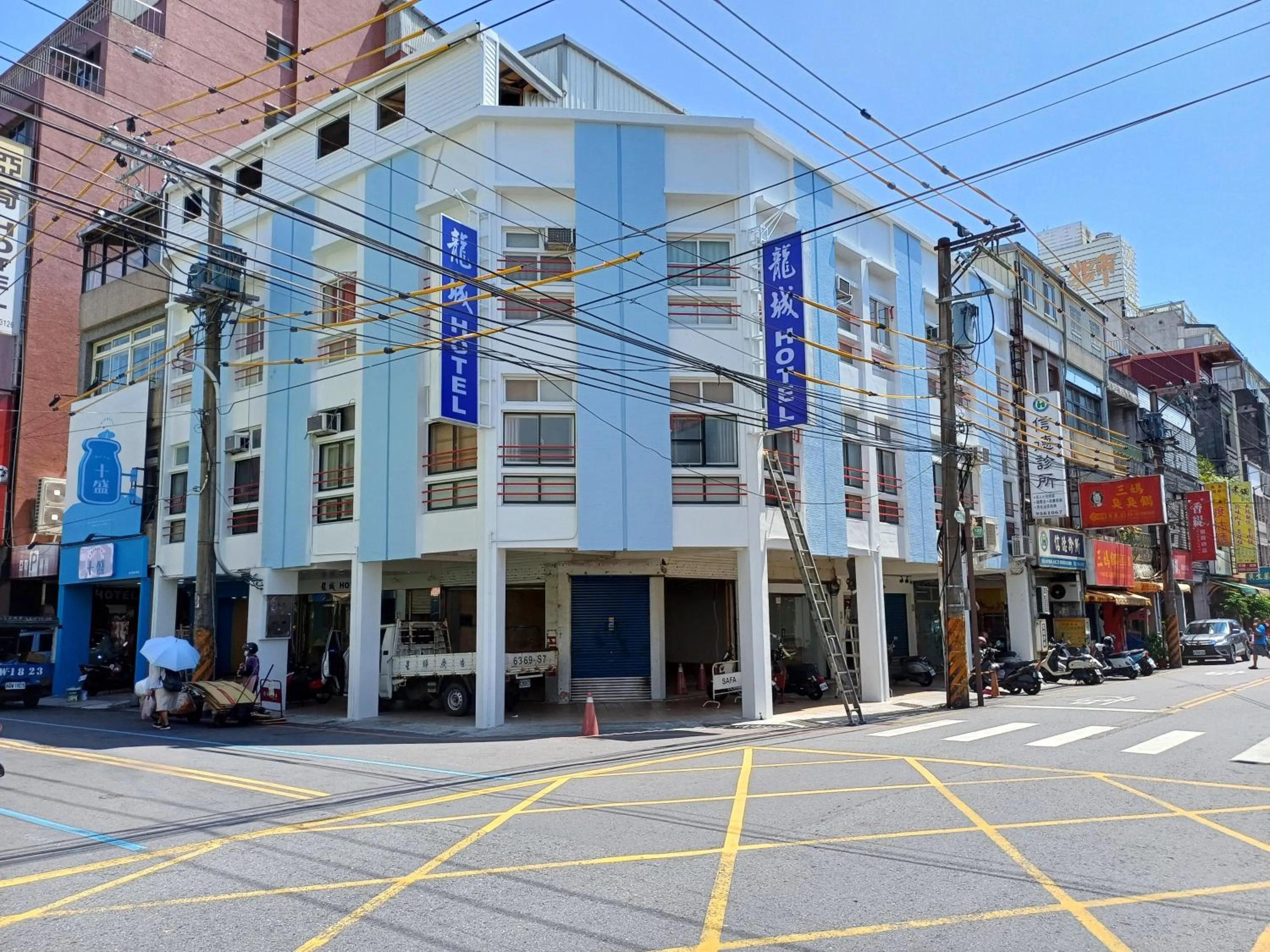 Long Cherng Hotel