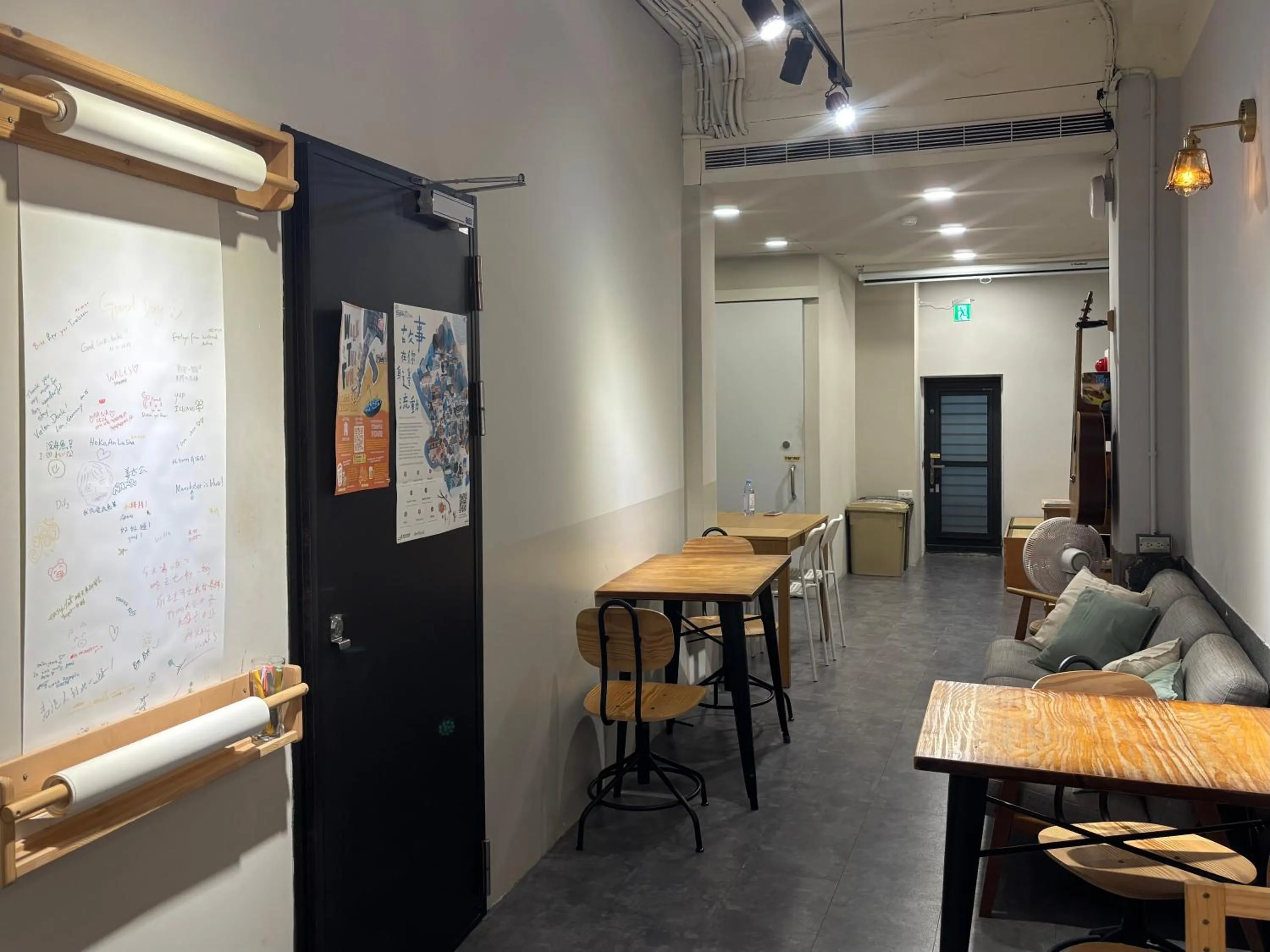 Seating area in DONGMEN 3 Hostel