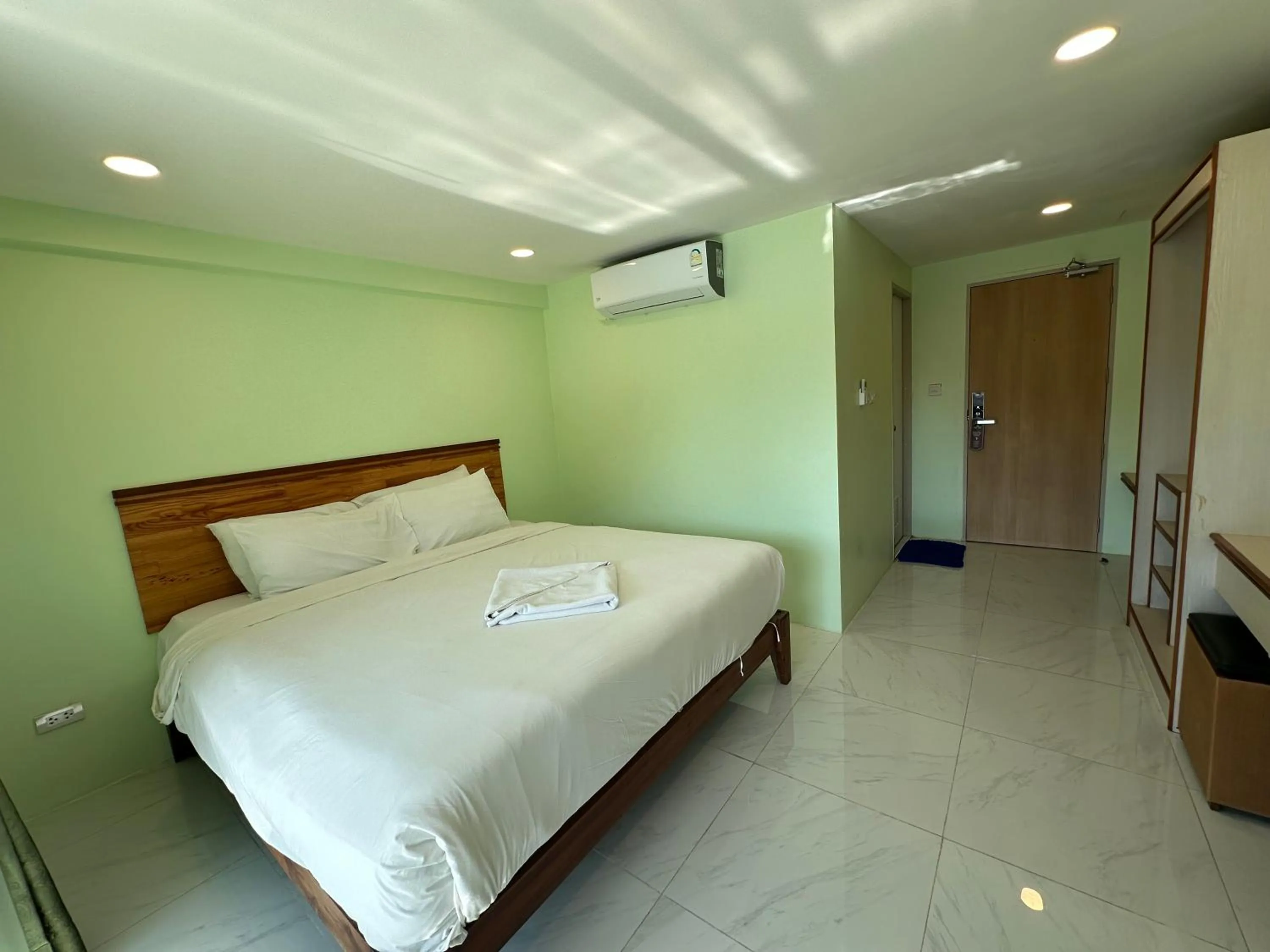 Photo of the whole room, Bed in Sea-Sun Bungalow & Resort