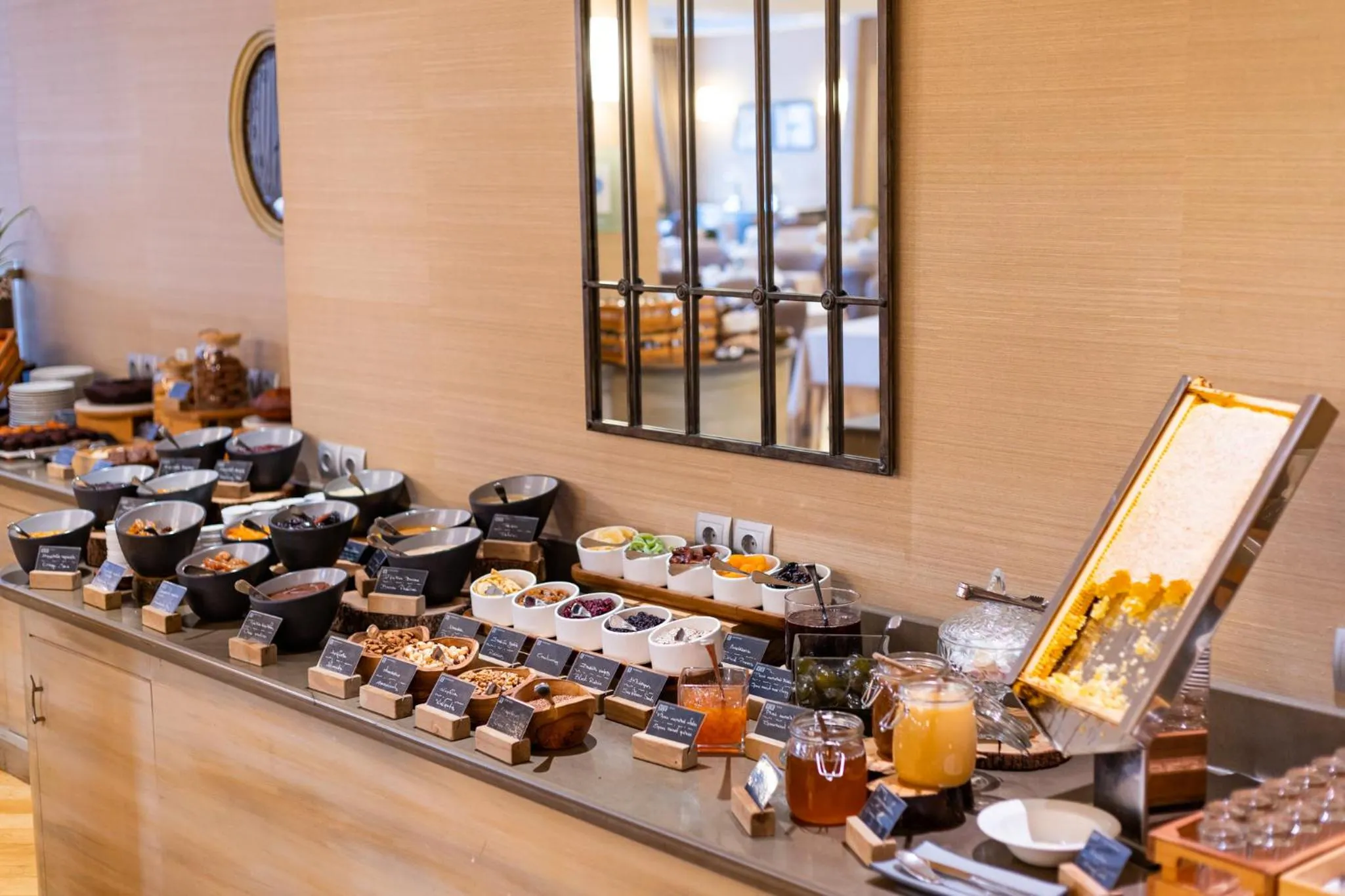 Breakfast in Hotel Du Lac Congress Center & Spa