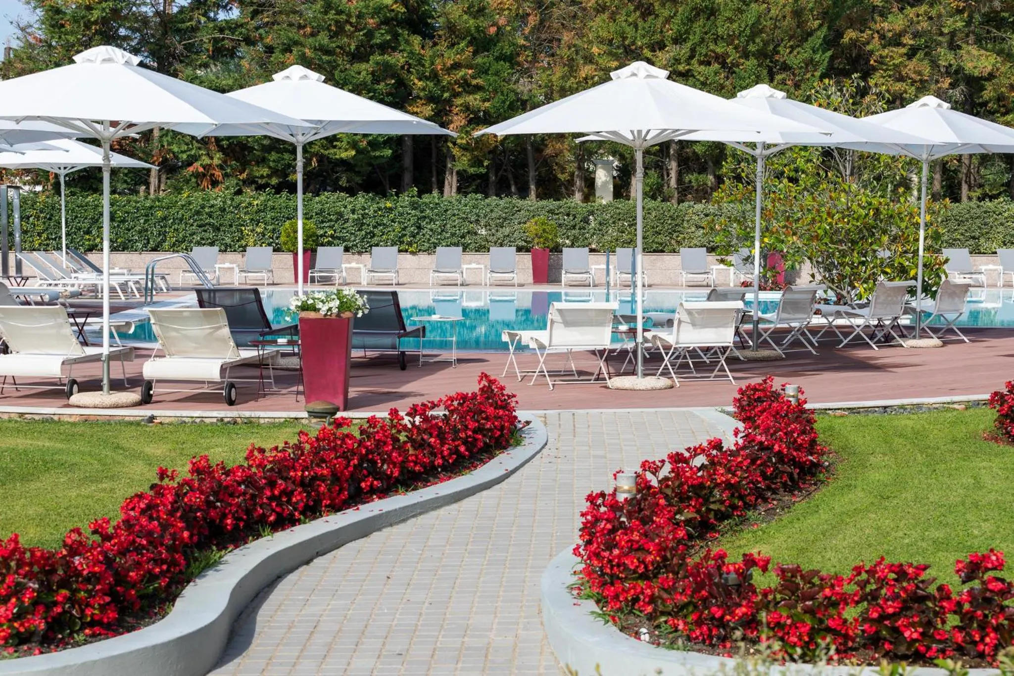 Swimming pool in Hotel Du Lac Congress Center & Spa