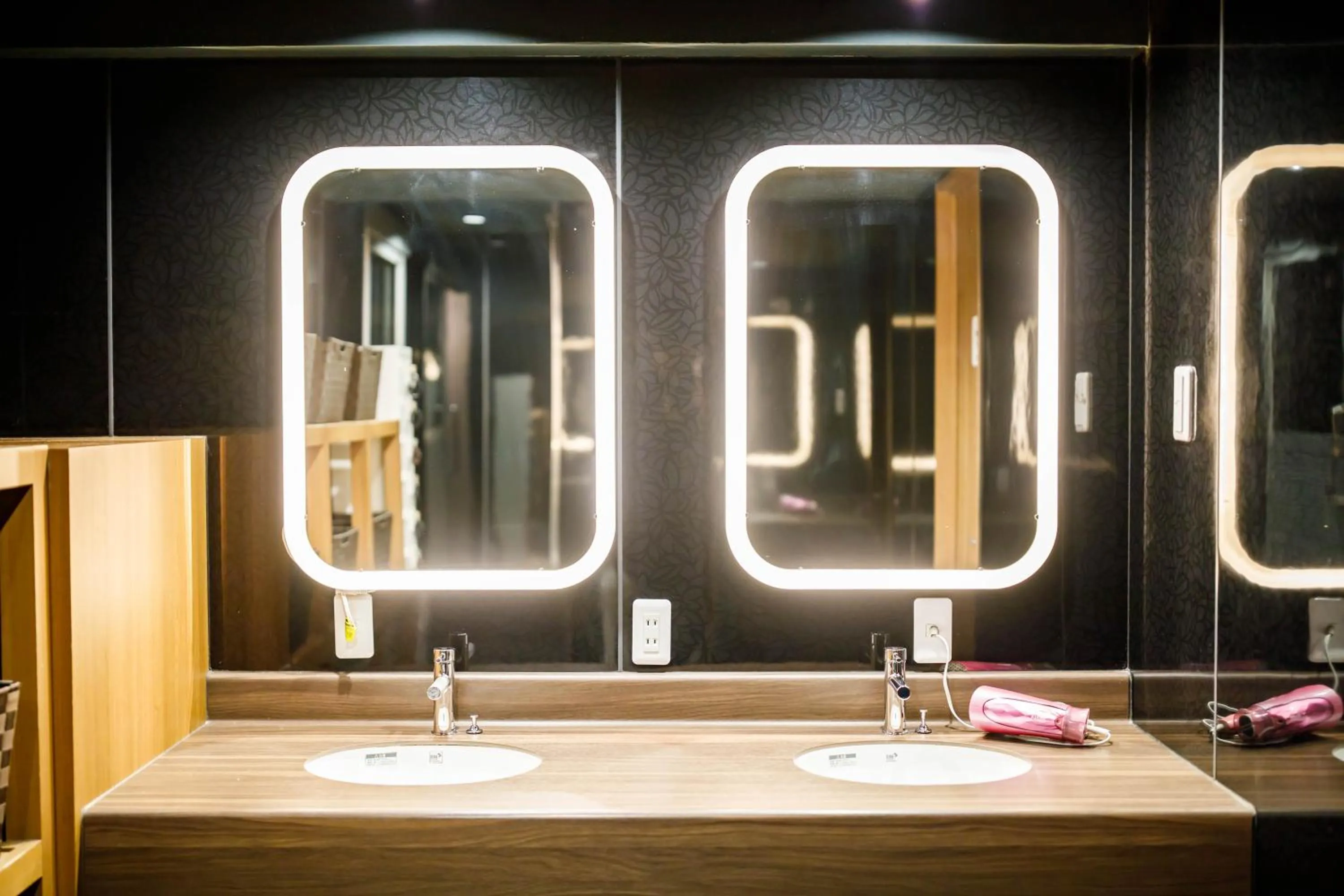 Area and facilities in Hotel Zipang