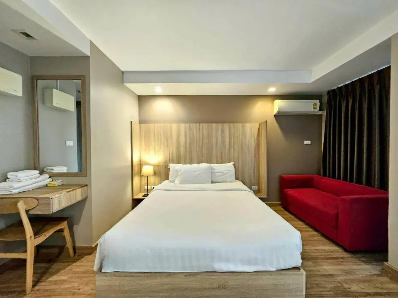 Suite (4 Adults) in Baan Tanwa - MRT Ratchadapisek Exit 1 or 2 Suite (4 Adults) in Baan Tanwa - MRT Ratchadapisek Exit 1 or 2