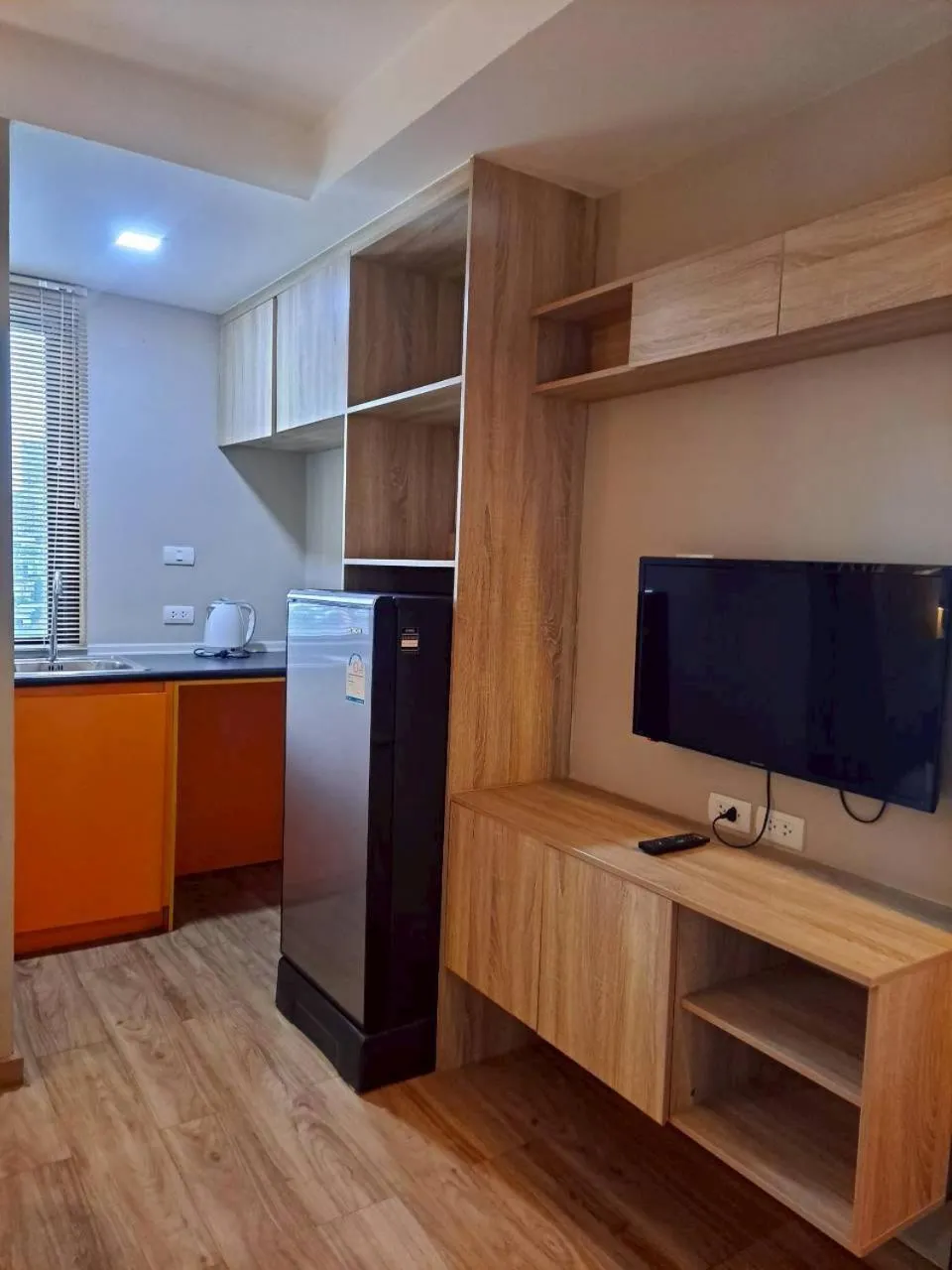 Baan Tanwa - MRT Ratchadapisek Exit 1 or 2