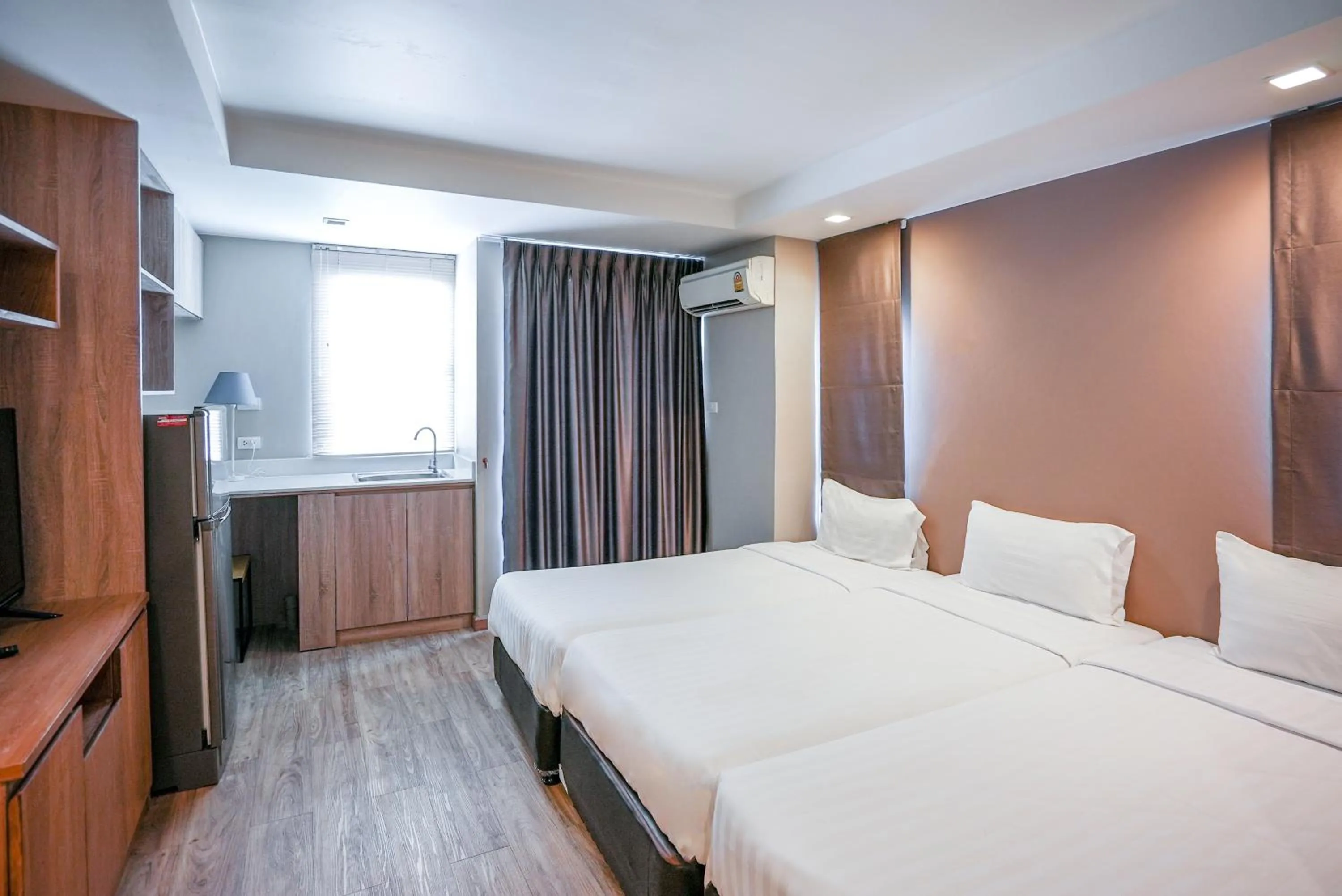 Bed in Baan Tanwa - MRT Ratchadapisek Exit 1 or 2