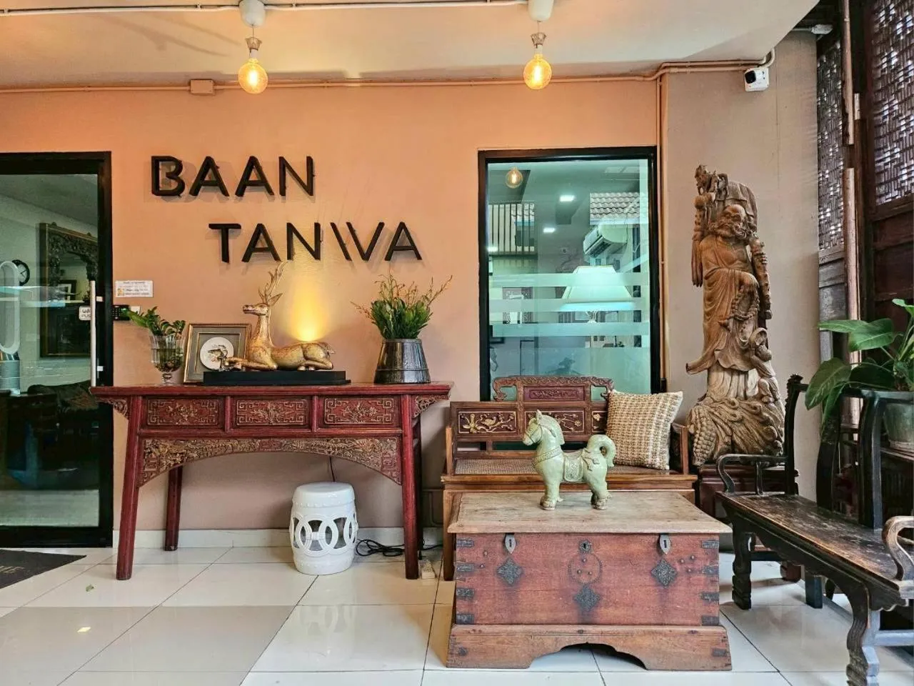 Baan Tanwa - MRT Ratchadapisek Exit 1 or 2