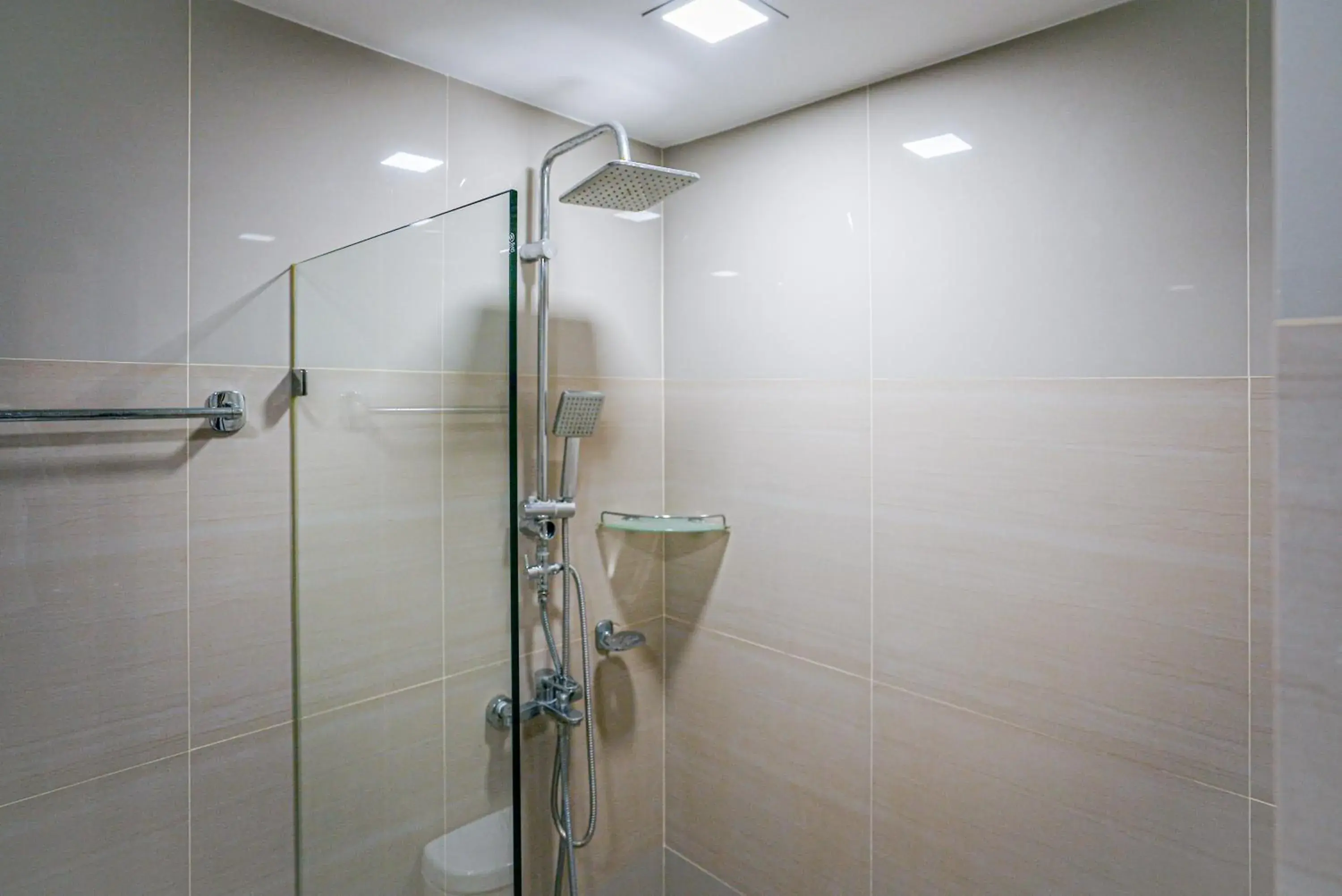 Superior Two-Bedroom Apartment in Baan Tanwa - MRT Ratchadapisek Exit 1 or 2 Superior Two-Bedroom Apartment in Baan Tanwa - MRT Ratchadapisek Exit 1 or 2