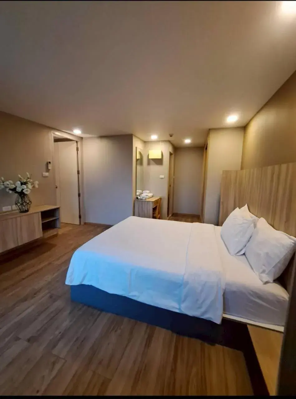 Bed in Baan Tanwa - MRT Ratchadapisek Exit 1 or 2 Bed in Baan Tanwa - MRT Ratchadapisek Exit 1 or 2