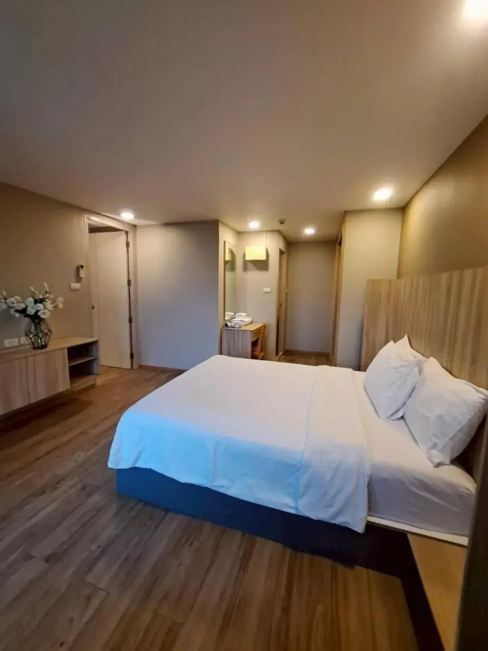 Bed in Baan Tanwa - MRT Ratchadapisek Exit 1 or 2 Bed in Baan Tanwa - MRT Ratchadapisek Exit 1 or 2