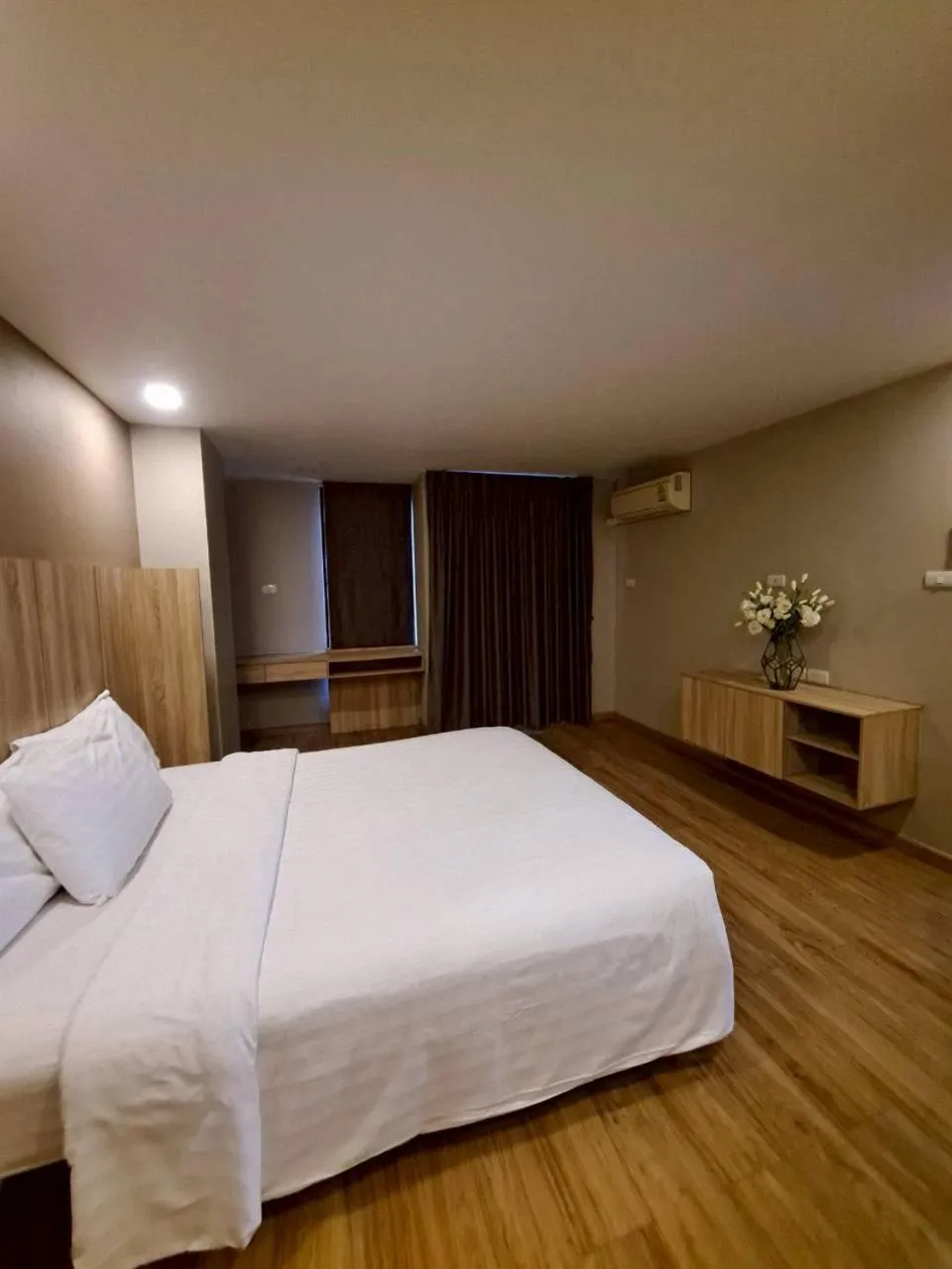 Bed in Baan Tanwa - MRT Ratchadapisek Exit 1 or 2