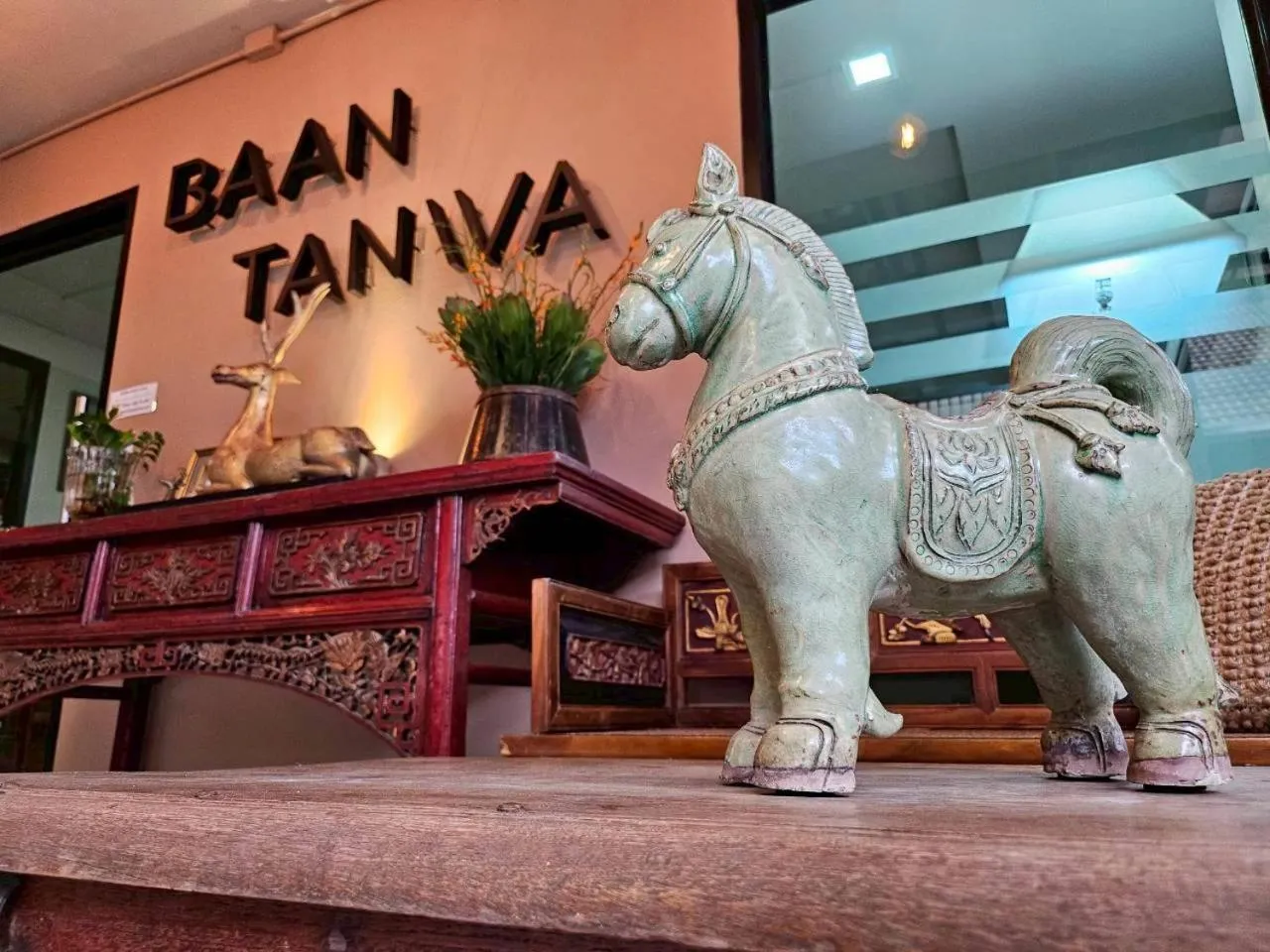 Baan Tanwa - MRT Ratchadapisek Exit 1 or 2