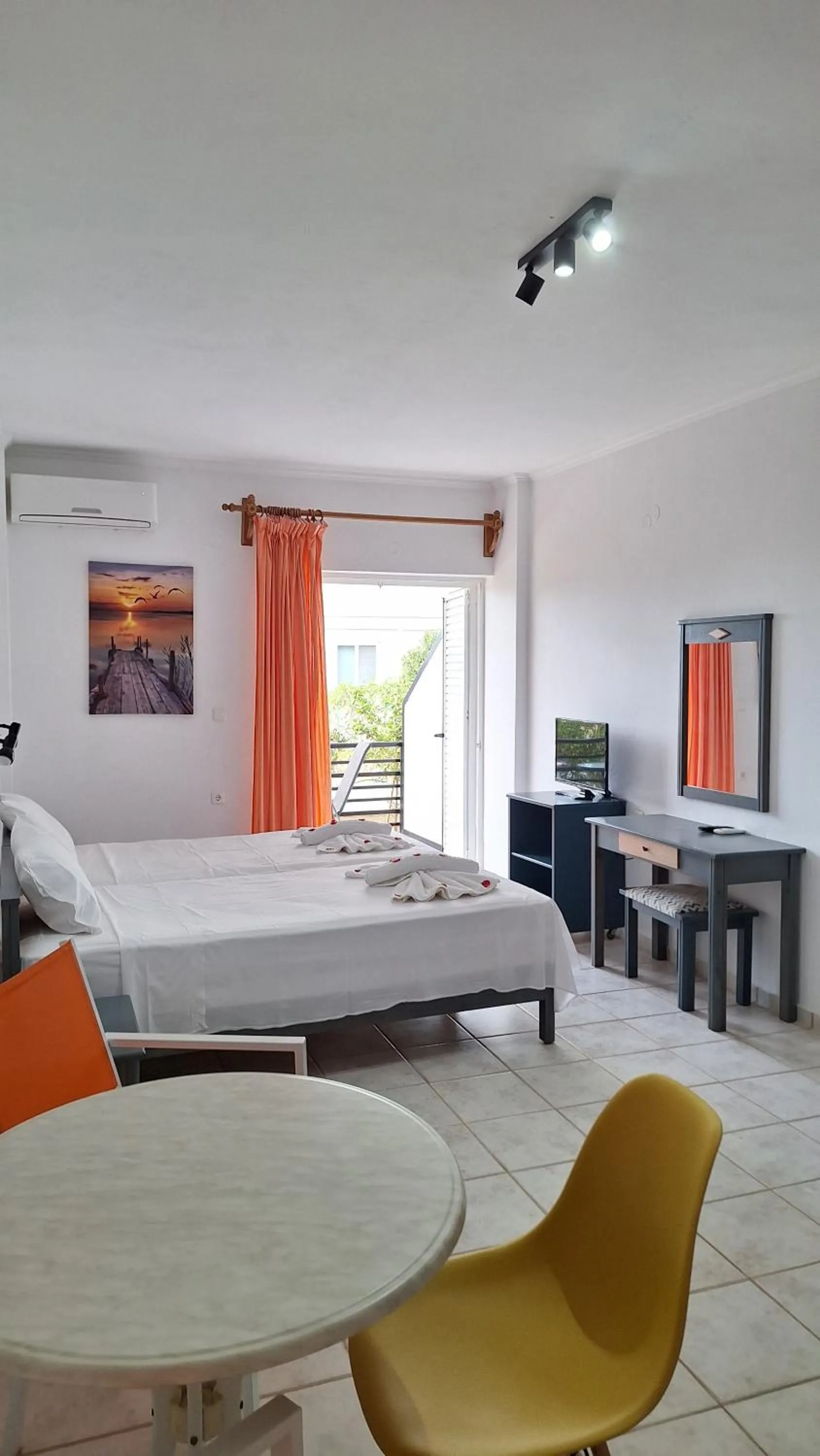 Bed in Kalliopi Studios - Apartments