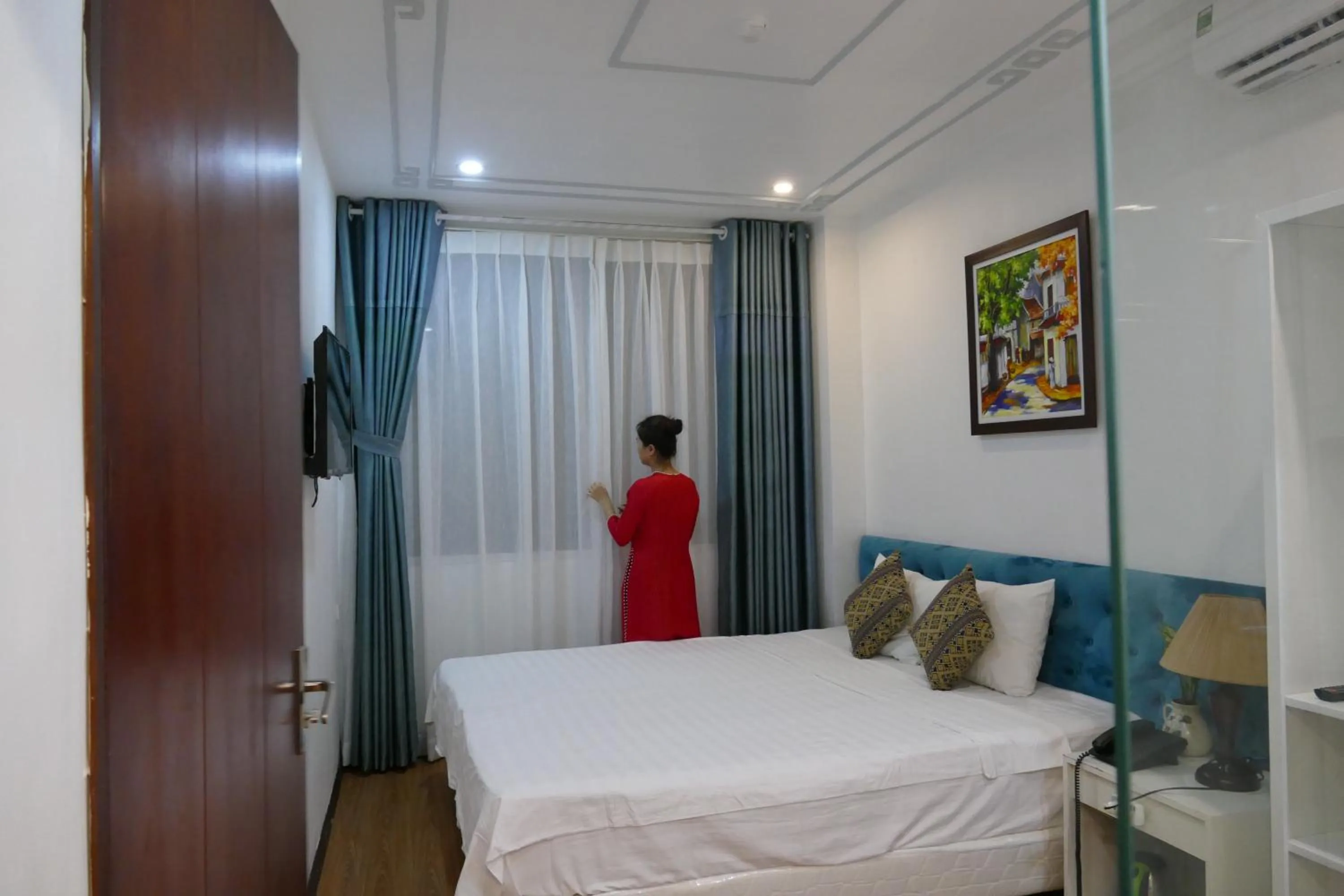 Photo of the whole room, Bed in Maison d'Hanoi Hotel