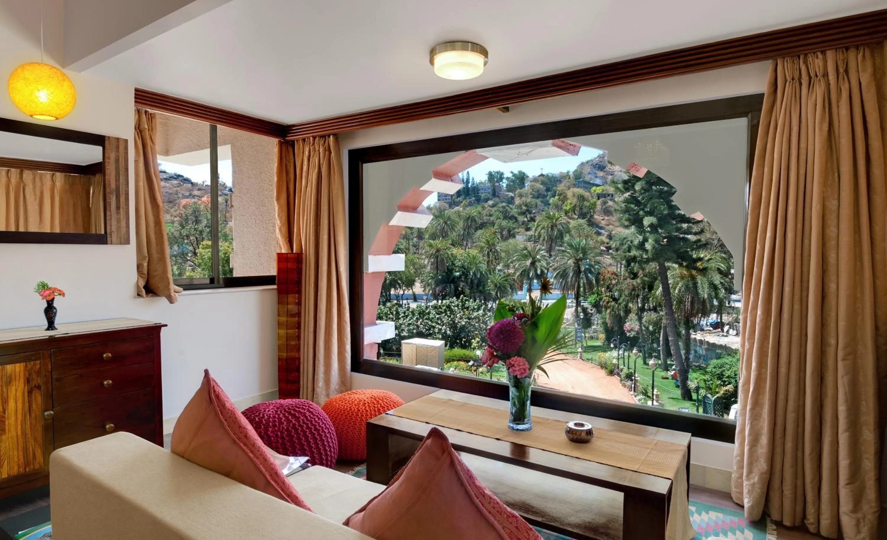 Day in Chacha Inn The Garden Retreat