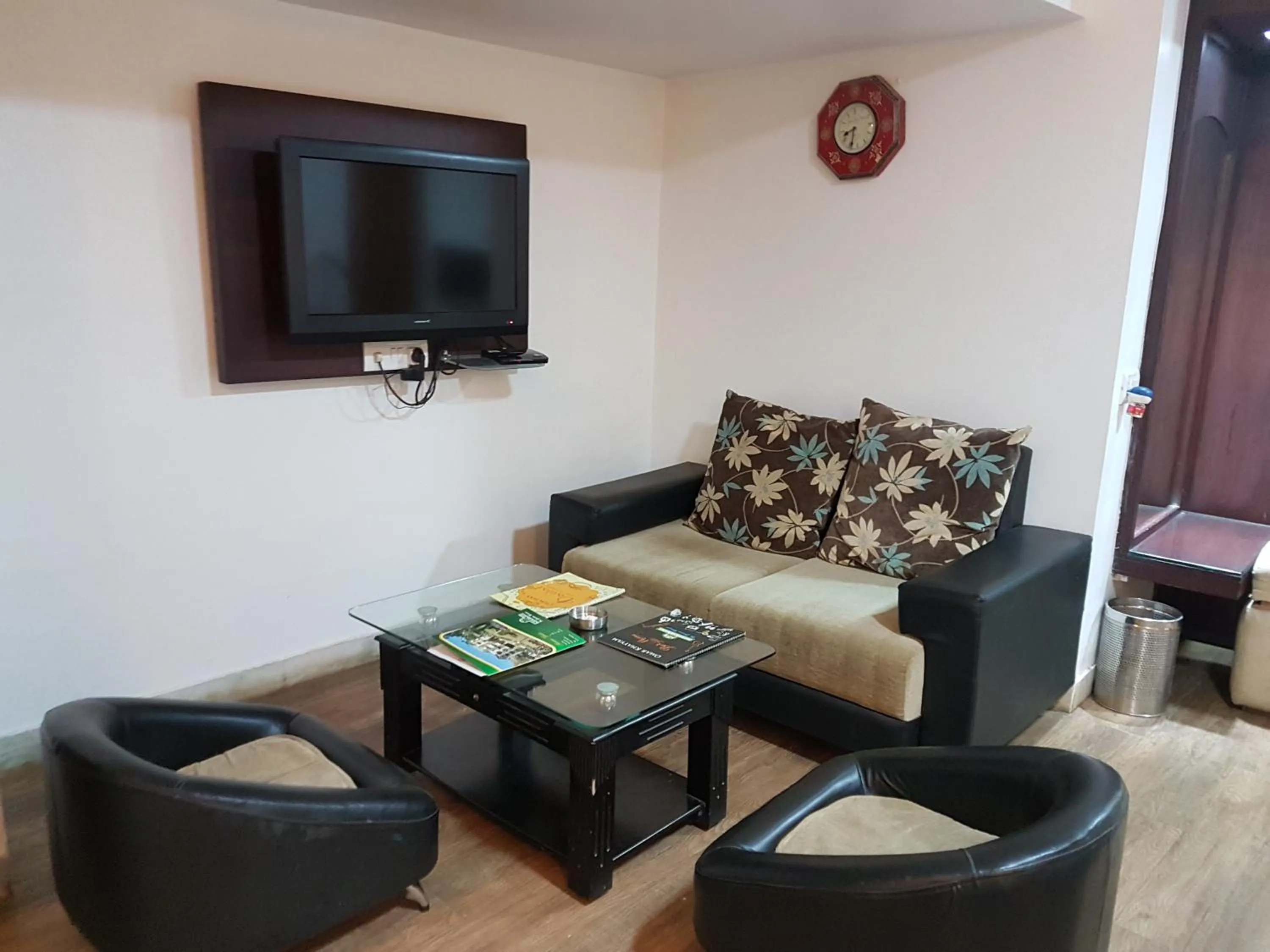 Chacha Inn The Garden Retreat