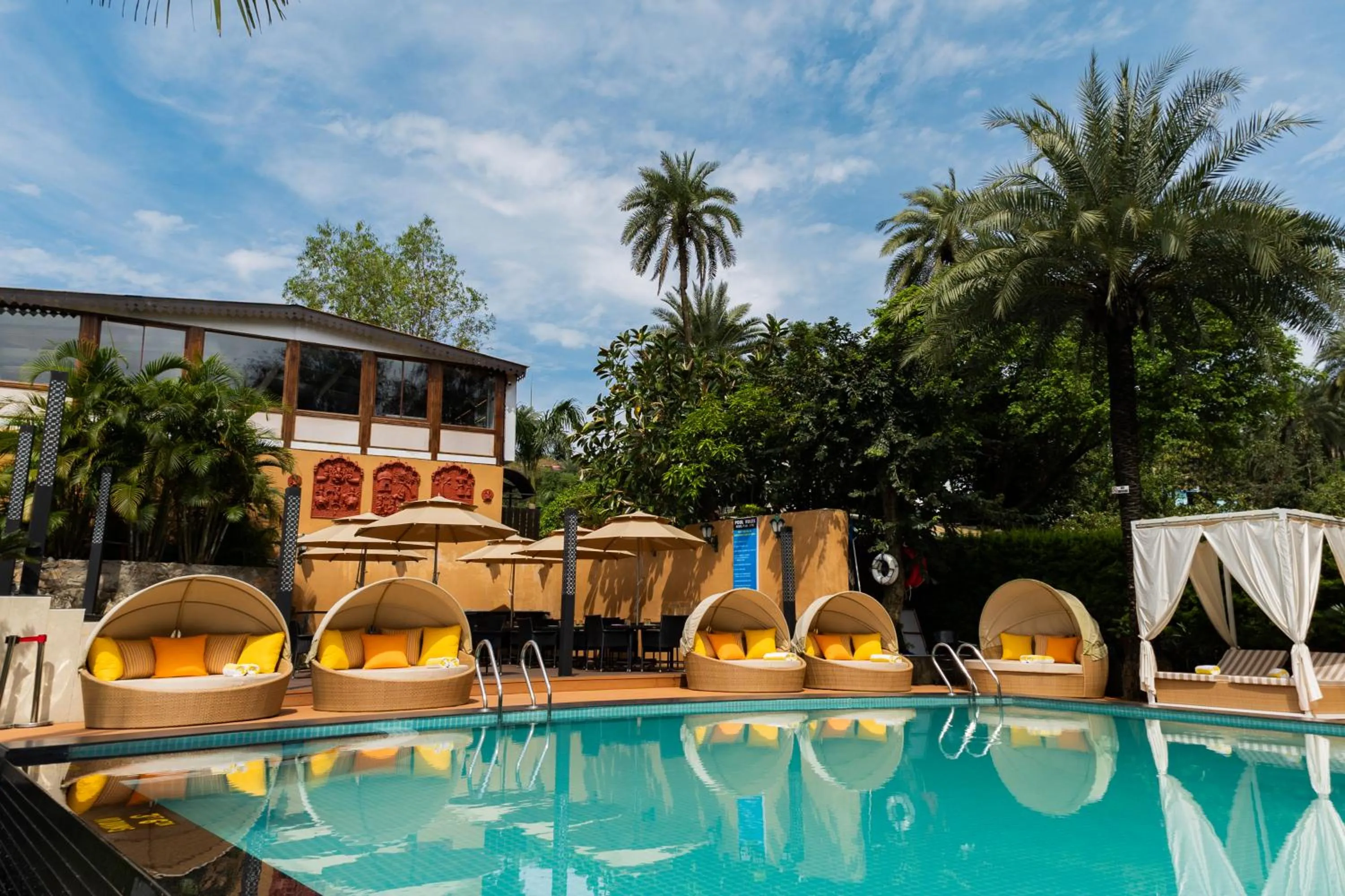 Lounge or bar in Chacha Inn The Garden Retreat